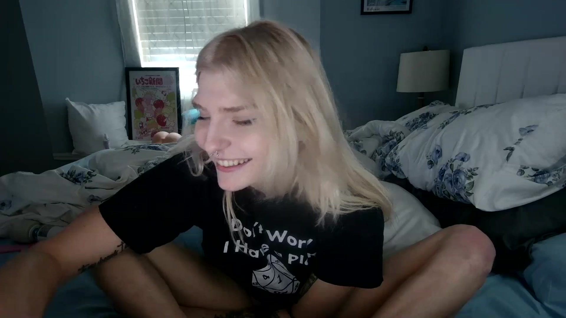 Gallery image thumbnail from DuckChan0's myfreecams stream on, 01/05/2024, 17:32 image 2 of 20