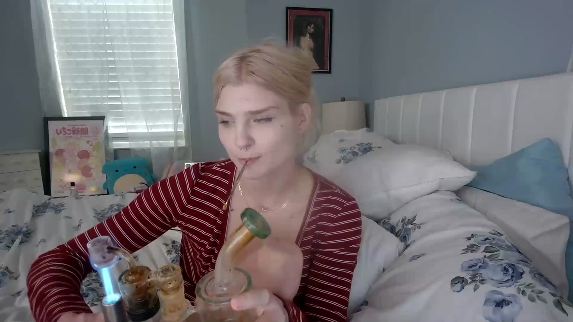 Gallery image thumbnail from DuckChan0's myfreecams stream on, 01/08/2024, 16:39 image 17 of 20