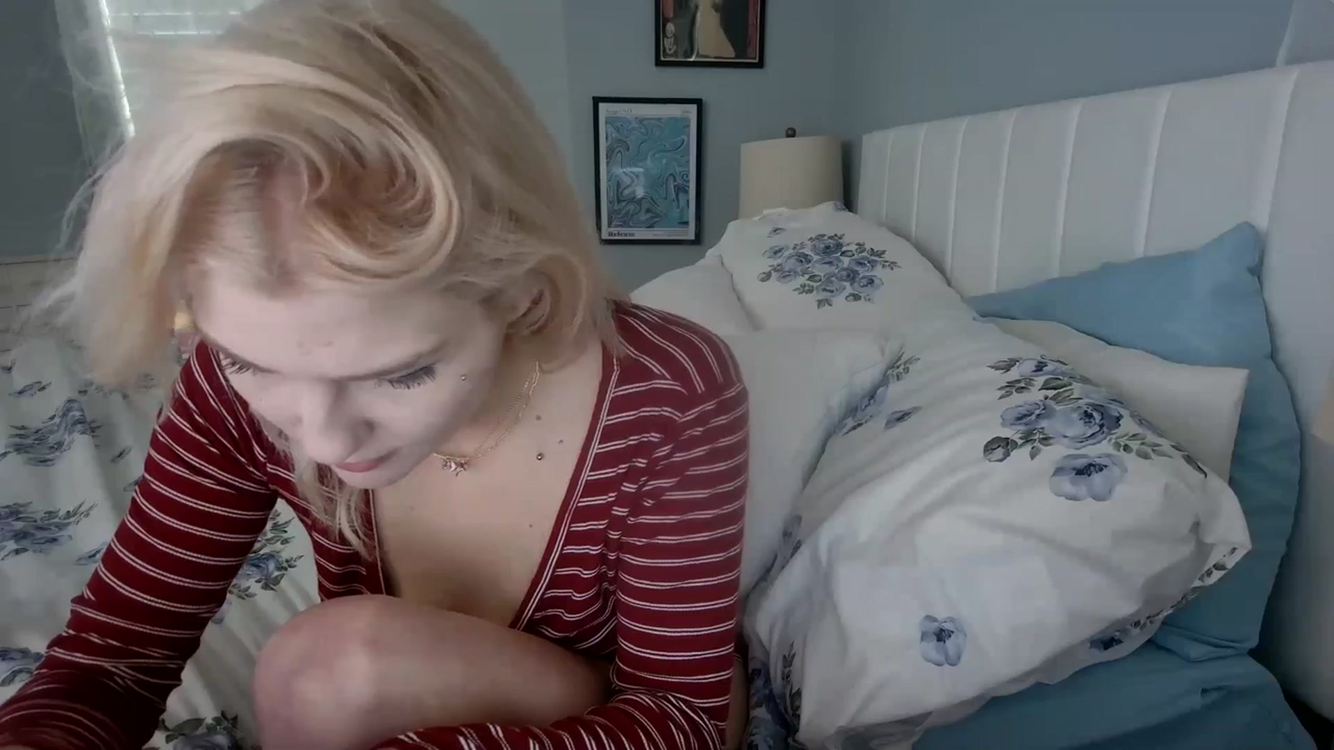 Gallery image thumbnail from DuckChan0's myfreecams stream on, 01/08/2024, 16:39 image 2 of 20