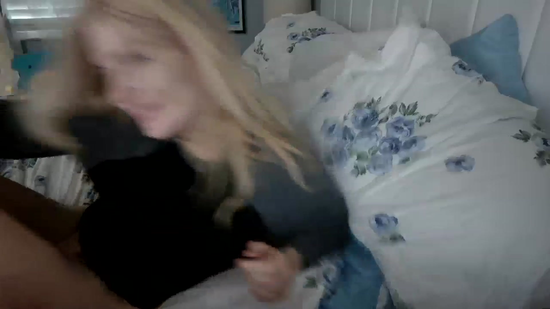 Gallery image thumbnail from DuckChan0's myfreecams stream on, 01/08/2024, 20:30 image 19 of 20