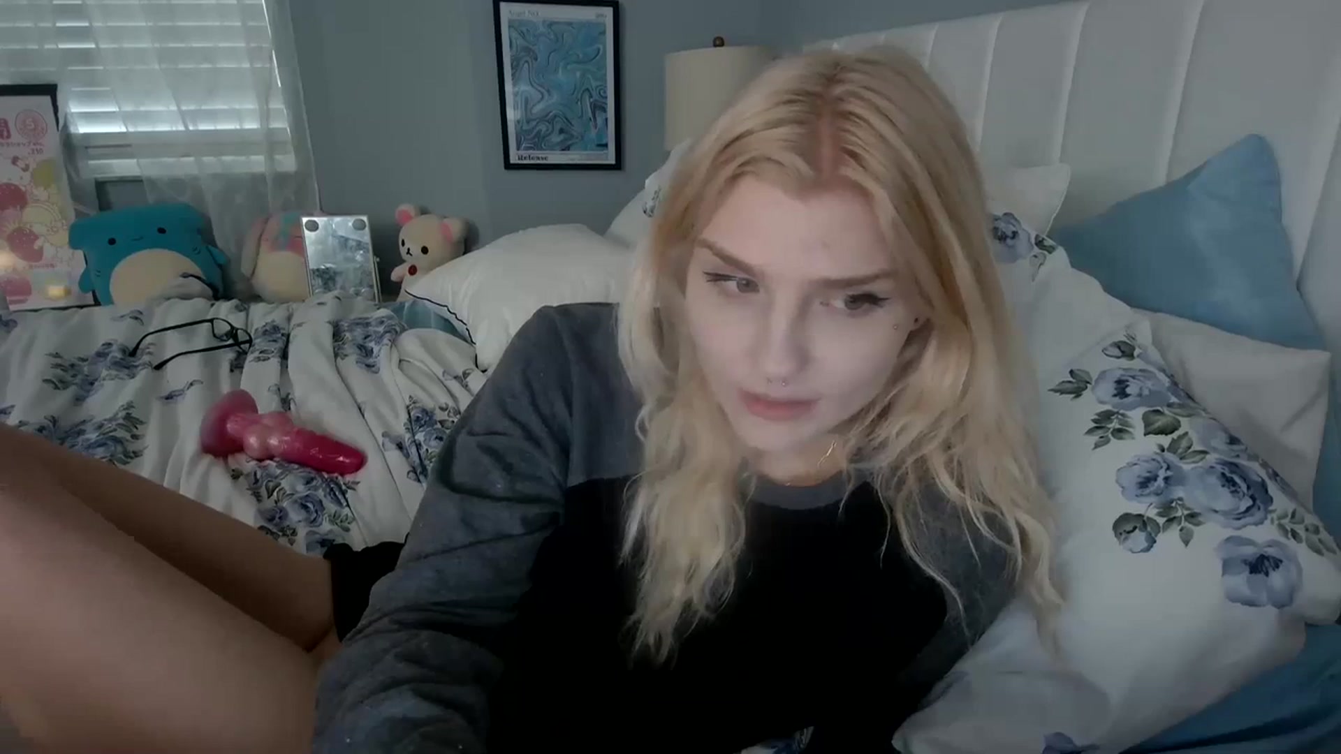 Gallery image thumbnail from DuckChan0's myfreecams stream on, 01/08/2024, 20:30 image 6 of 20