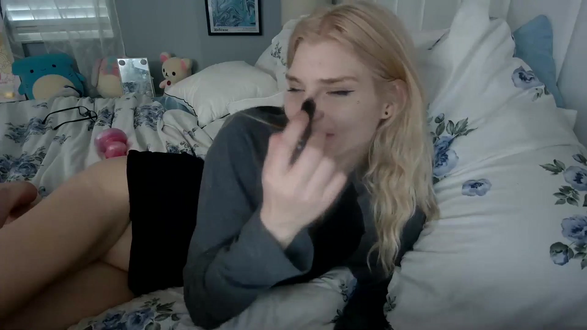 Gallery image thumbnail from DuckChan0's myfreecams stream on, 01/08/2024, 20:30 image 16 of 20