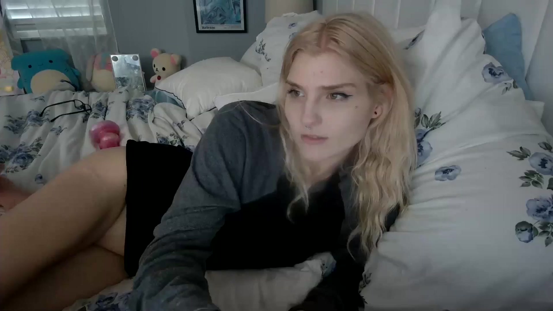 Gallery image thumbnail from DuckChan0's myfreecams stream on, 01/08/2024, 20:30 image 17 of 20