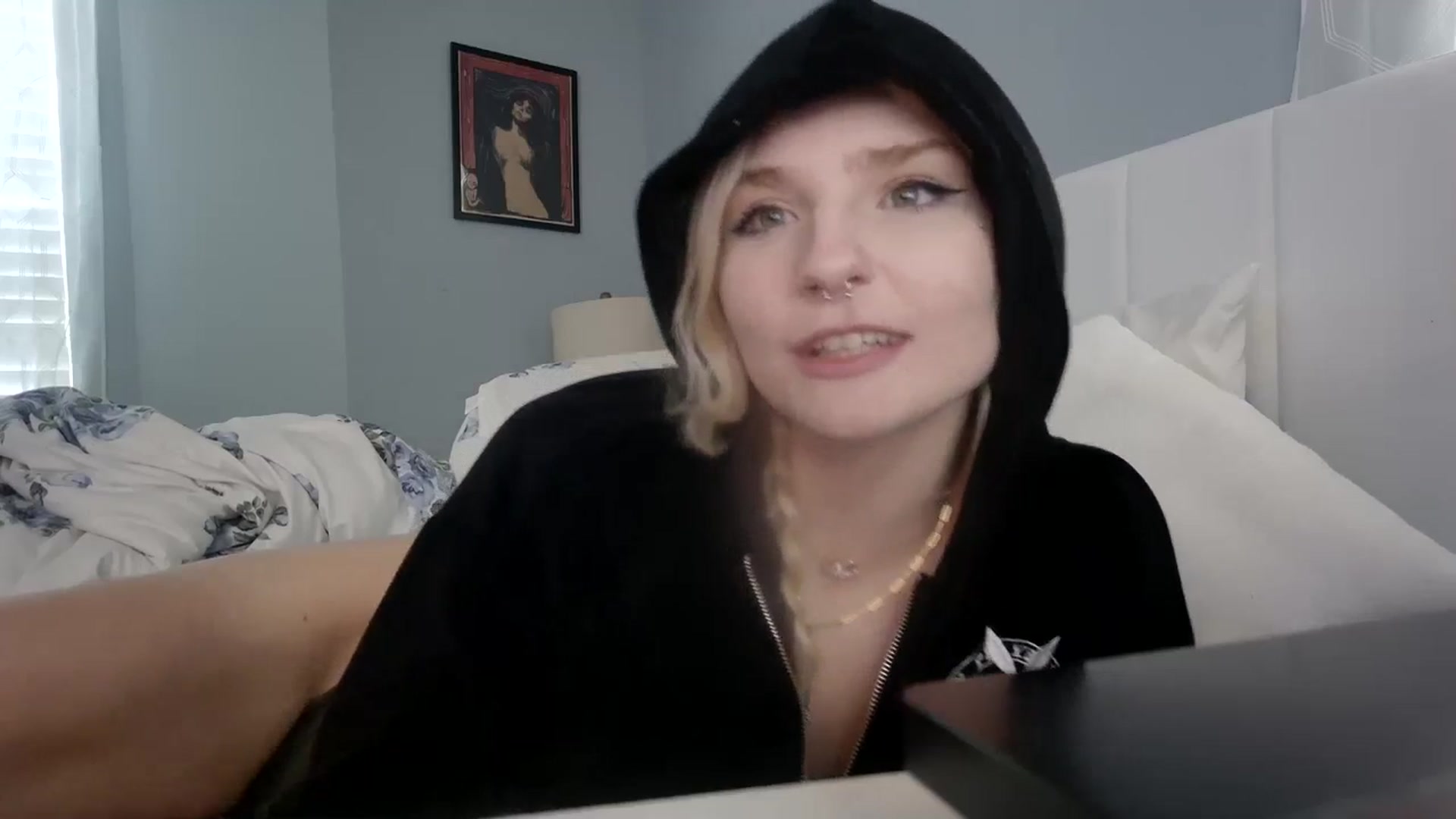 Gallery image thumbnail from DuckChan0's myfreecams stream on, 01/10/2024, 17:08 image 3 of 20