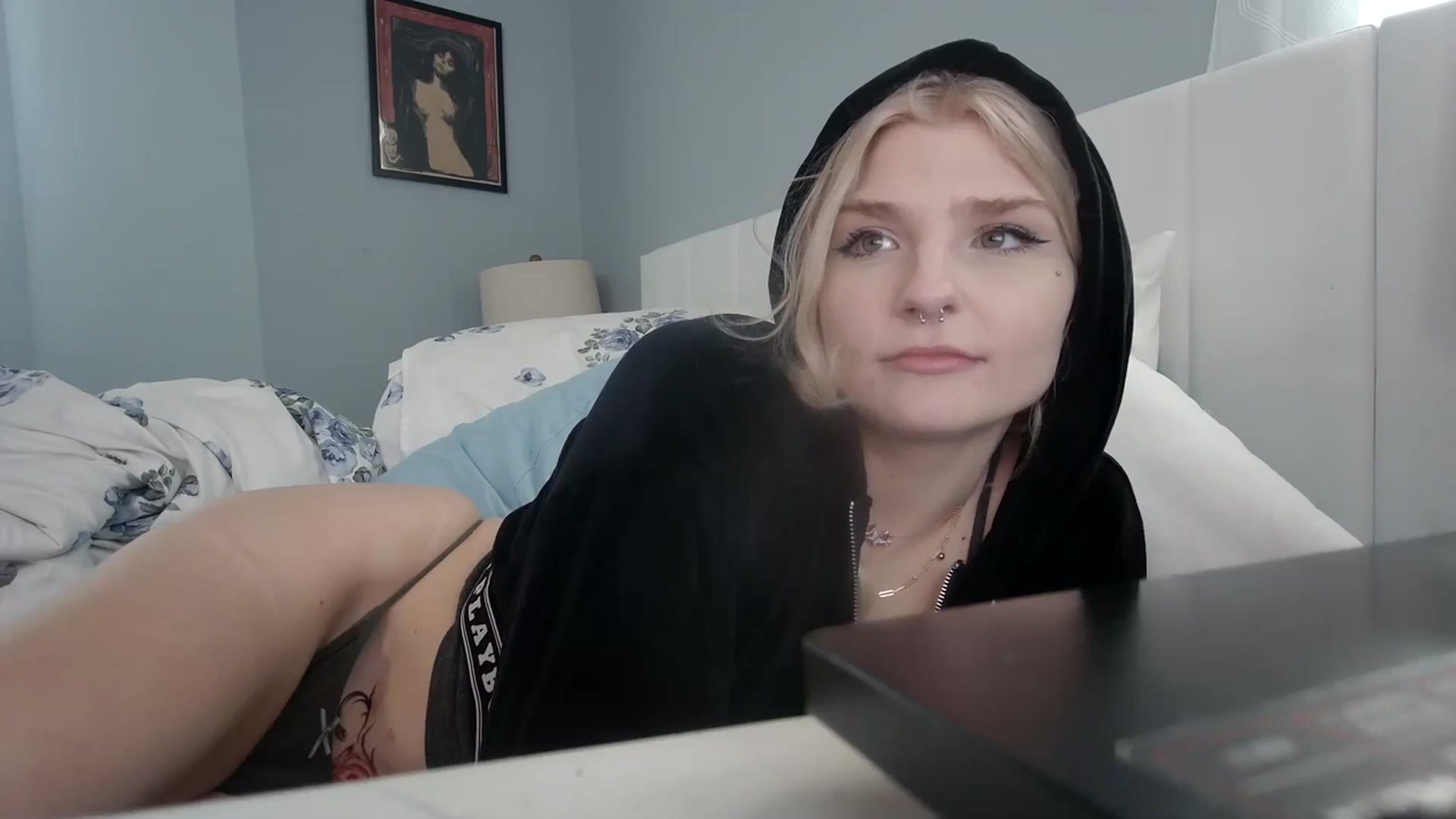 Gallery image thumbnail from DuckChan0's myfreecams stream on, 01/10/2024, 17:08 image 4 of 20