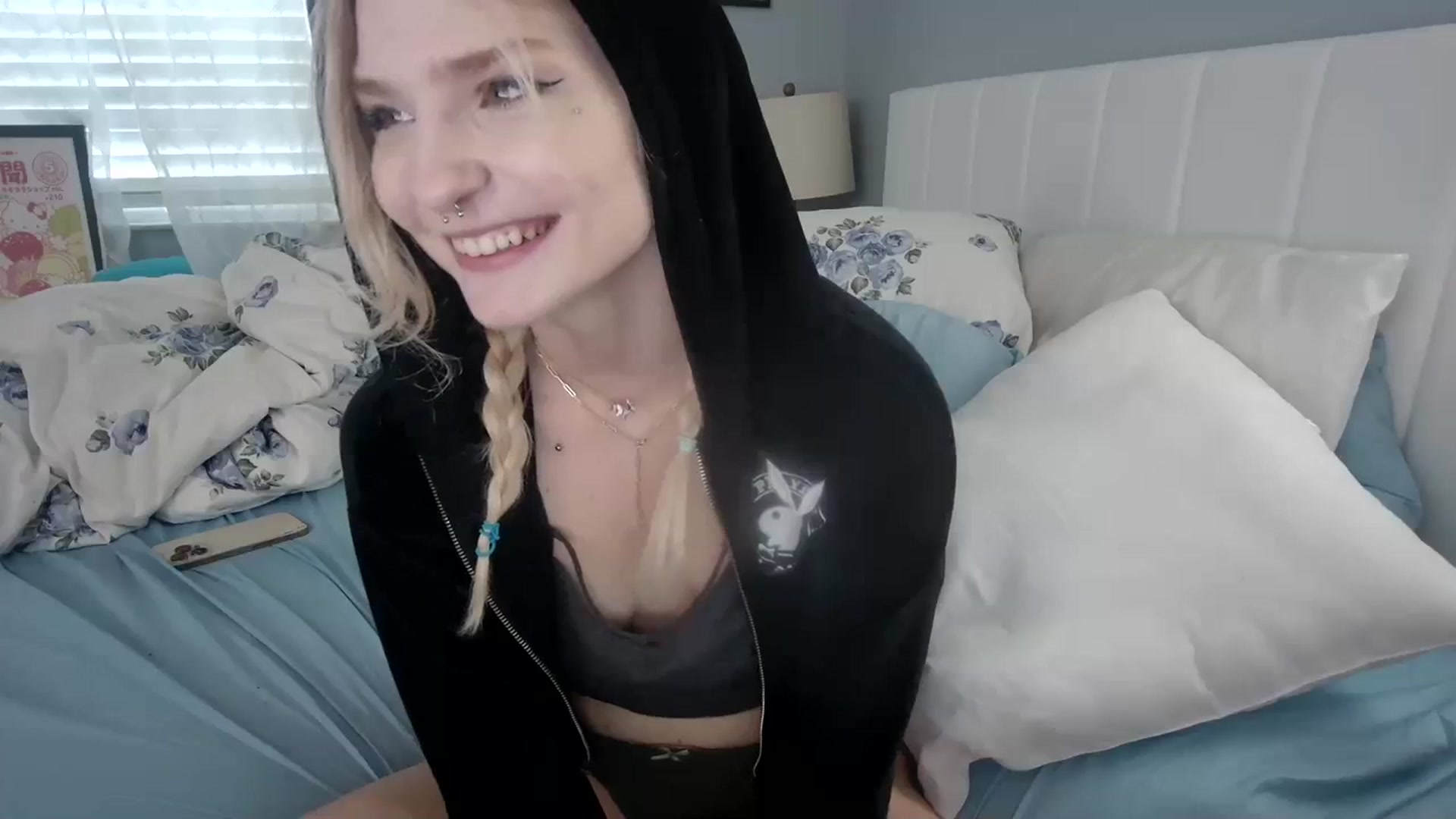 Gallery image thumbnail from DuckChan0's myfreecams stream on, 01/10/2024, 17:08 image 9 of 20