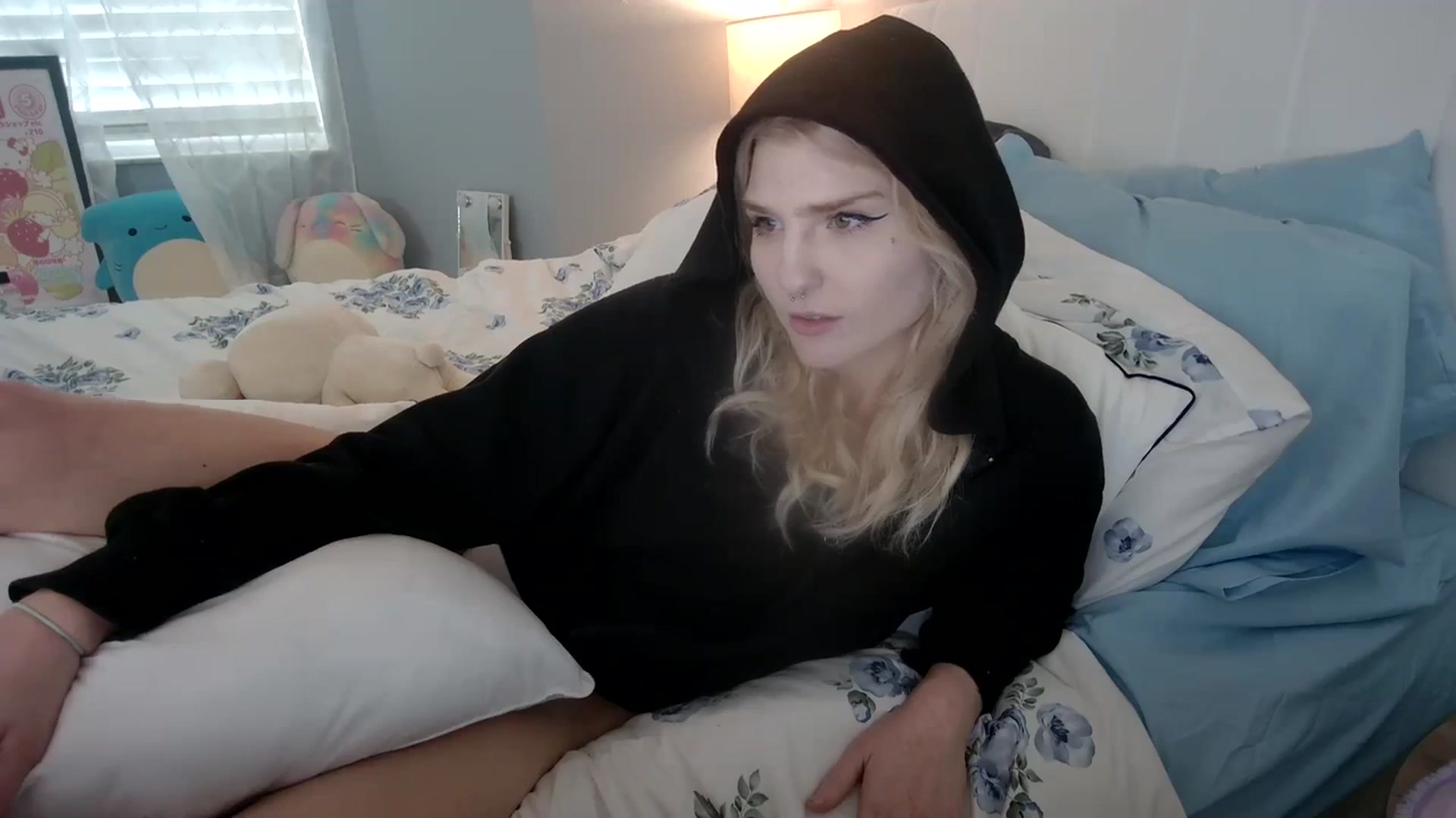Gallery image thumbnail from DuckChan0's myfreecams stream on, 01/11/2024, 17:04 image 10 of 20