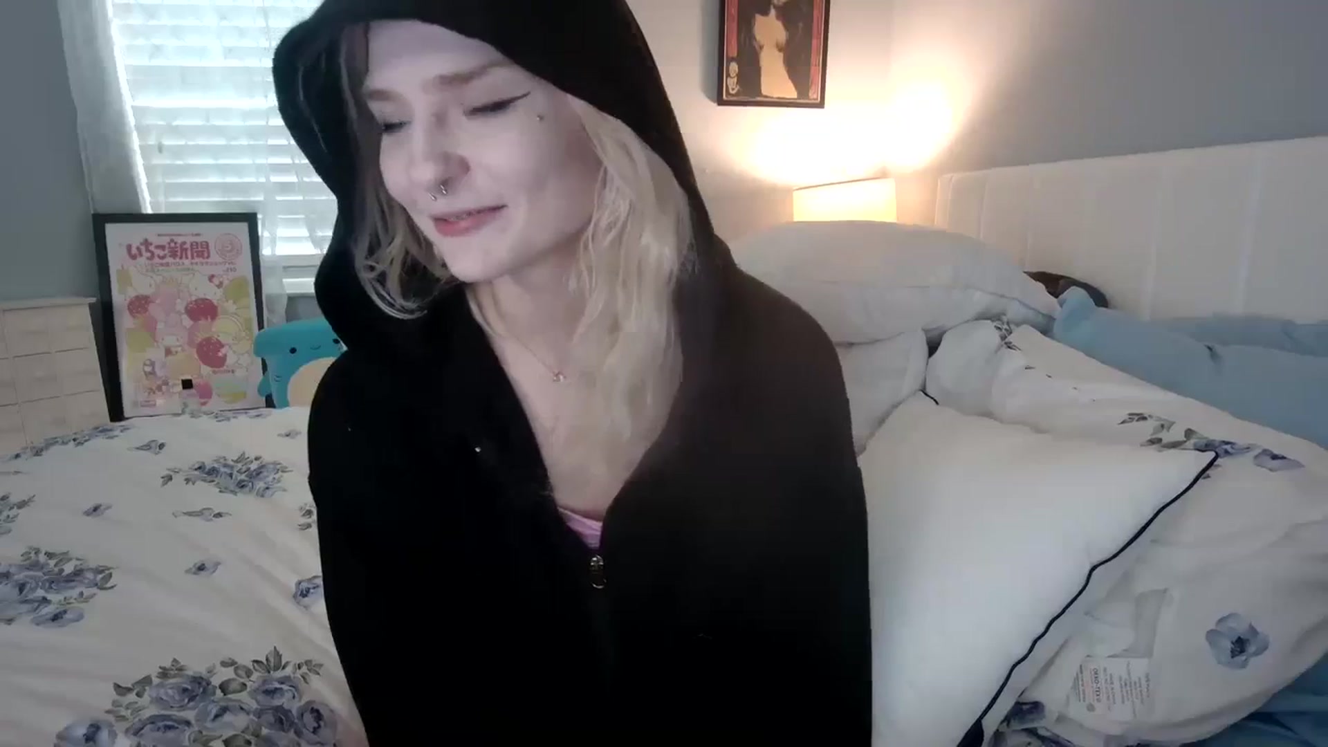 Gallery image thumbnail from DuckChan0's myfreecams stream on, 01/11/2024, 17:04 image 4 of 20