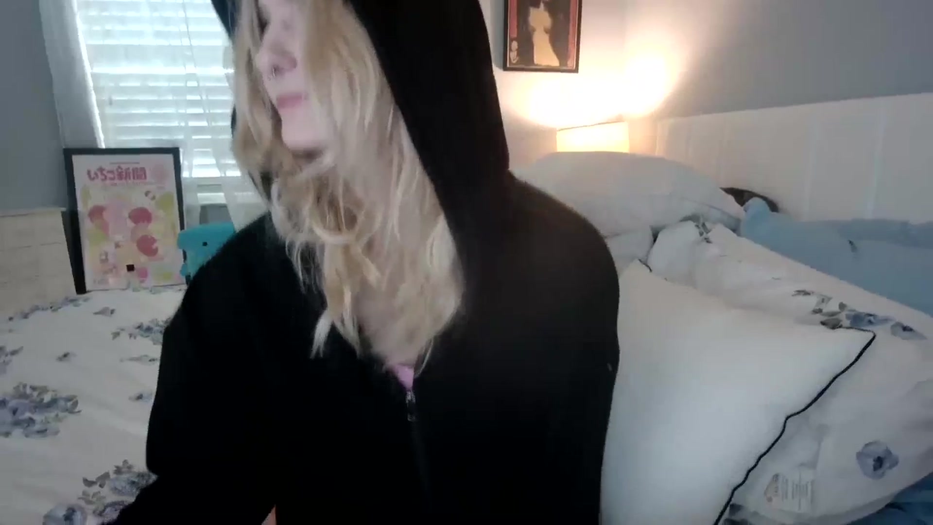 Gallery image thumbnail from DuckChan0's myfreecams stream on, 01/11/2024, 17:04 image 5 of 20