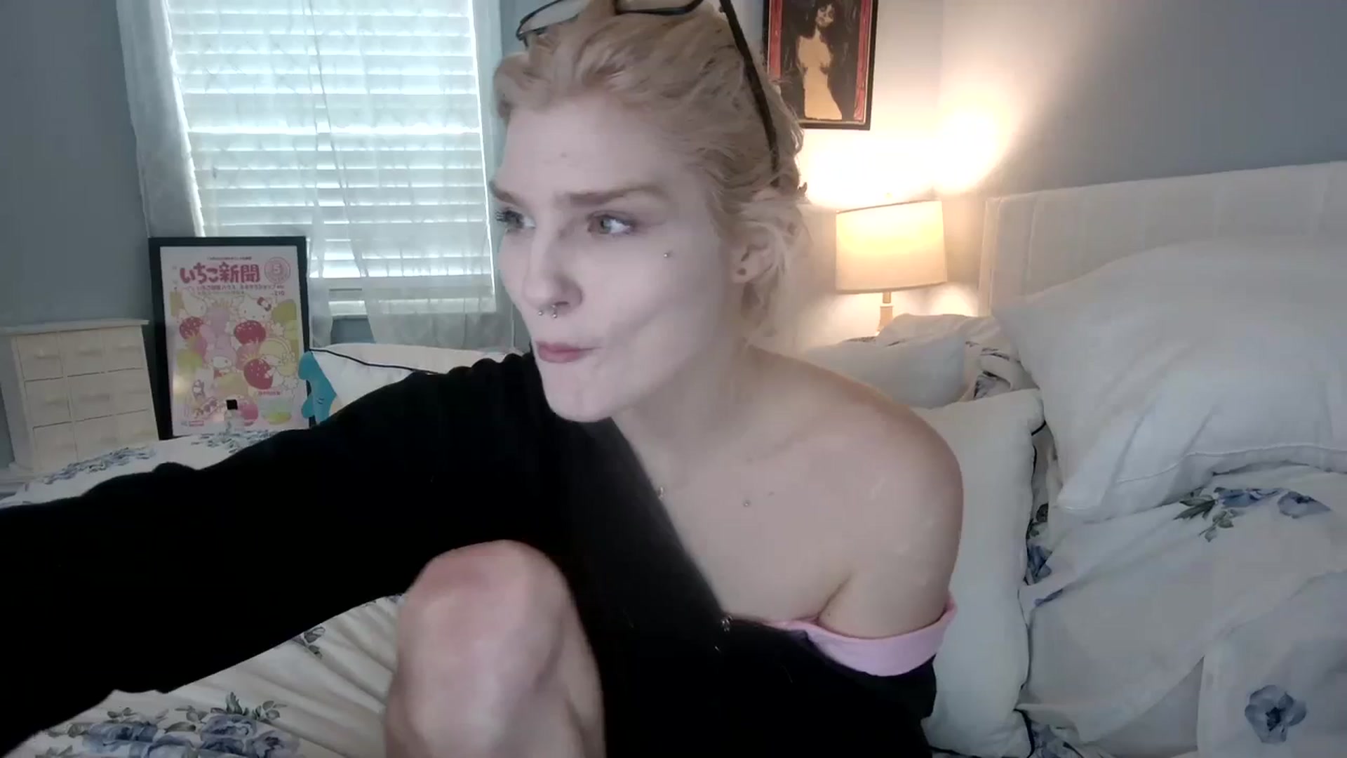 Gallery image thumbnail from DuckChan0's myfreecams stream on, 01/11/2024, 19:21 image 6 of 20
