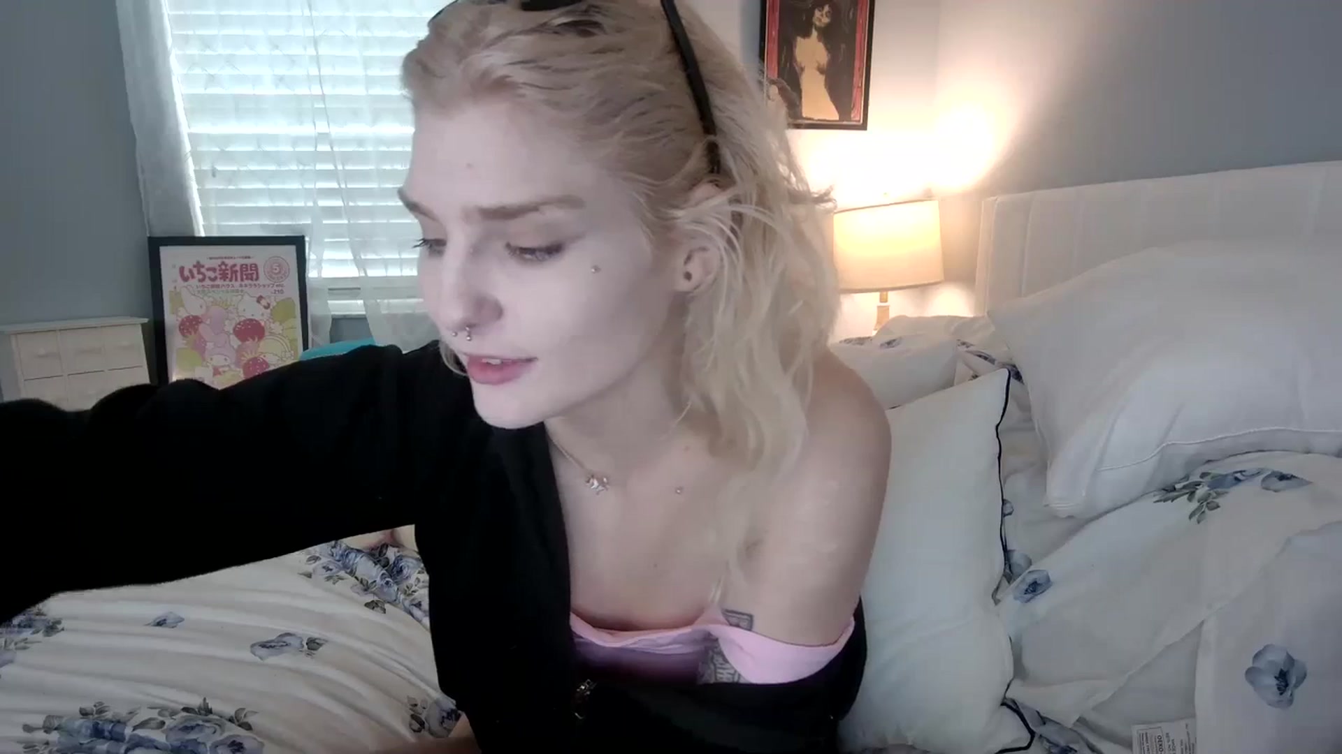 Gallery image thumbnail from DuckChan0's myfreecams stream on, 01/11/2024, 19:21 image 9 of 20