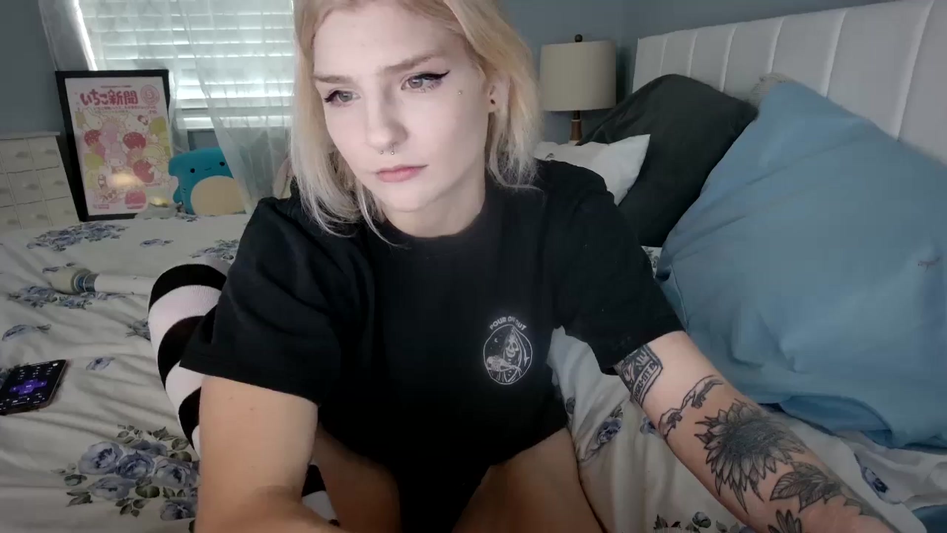 Gallery image thumbnail from DuckChan0's myfreecams stream on, 01/16/2024, 17:08 image 15 of 20