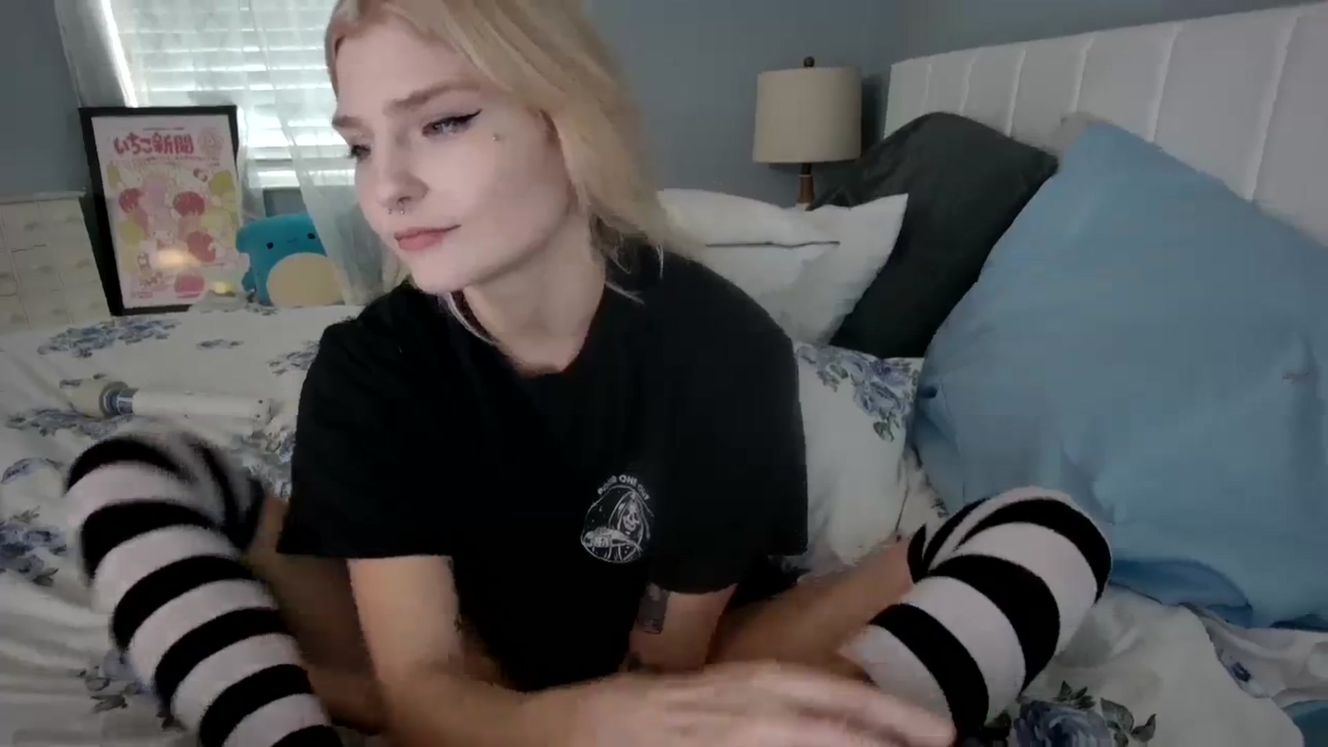 Gallery image thumbnail from DuckChan0's myfreecams stream on, 01/16/2024, 17:08 image 9 of 20