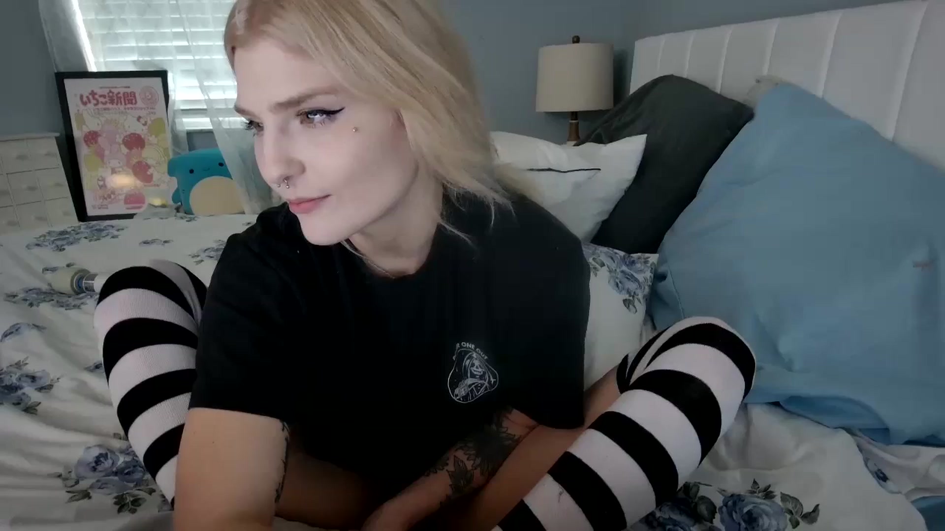 Gallery image thumbnail from DuckChan0's myfreecams stream on, 01/16/2024, 17:08 image 10 of 20