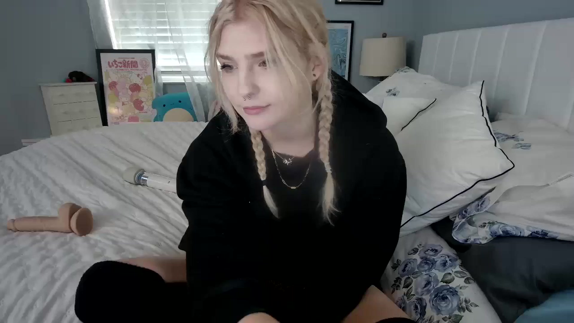 Gallery image thumbnail from DuckChan0's myfreecams stream on, 01/18/2024, 16:20 image 15 of 20