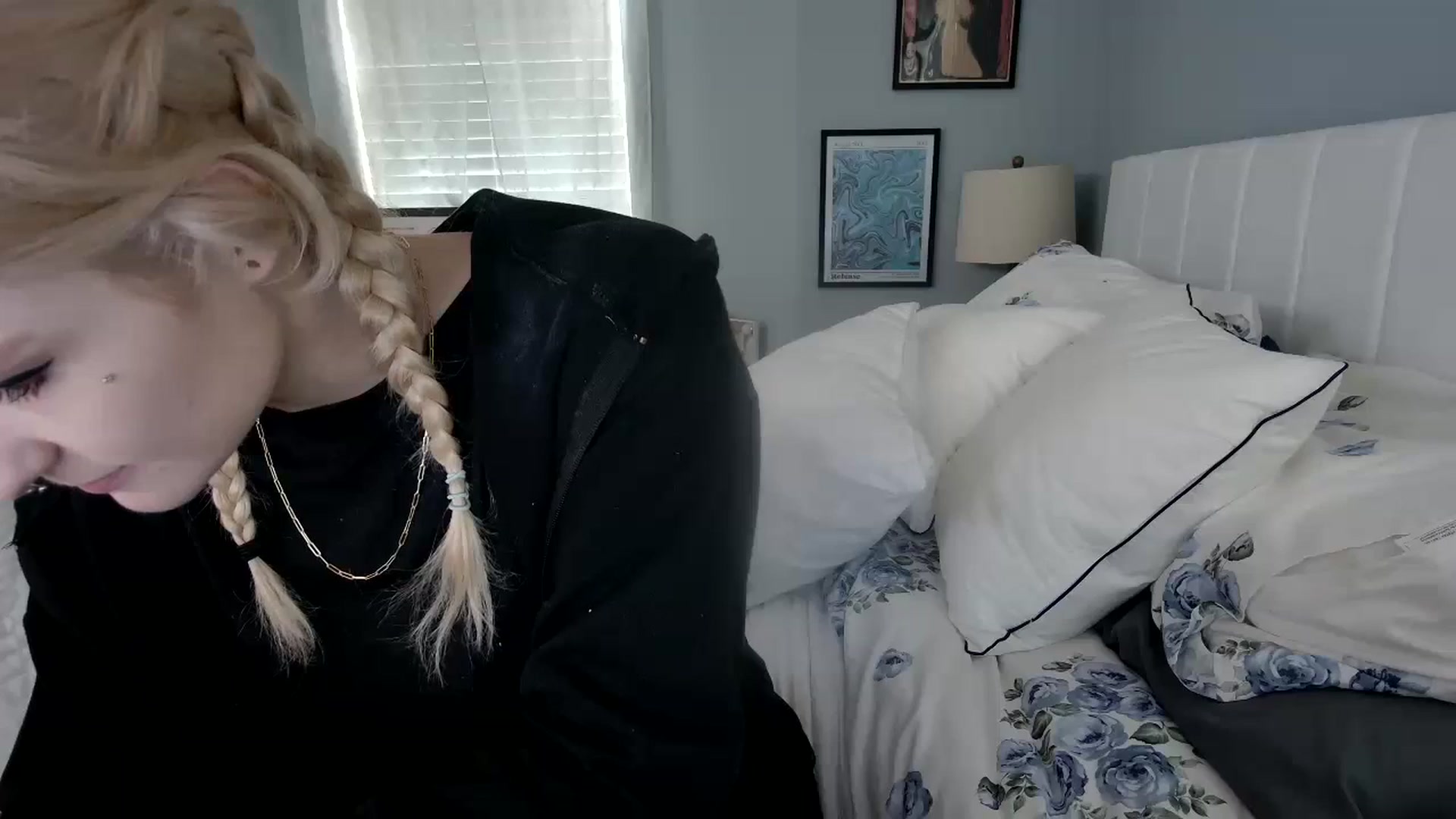 Gallery image thumbnail from DuckChan0's myfreecams stream on, 01/18/2024, 16:20 image 2 of 20