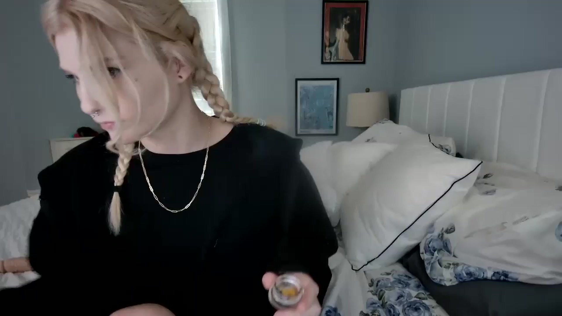 Gallery image thumbnail from DuckChan0's myfreecams stream on, 01/18/2024, 16:20 image 1 of 20