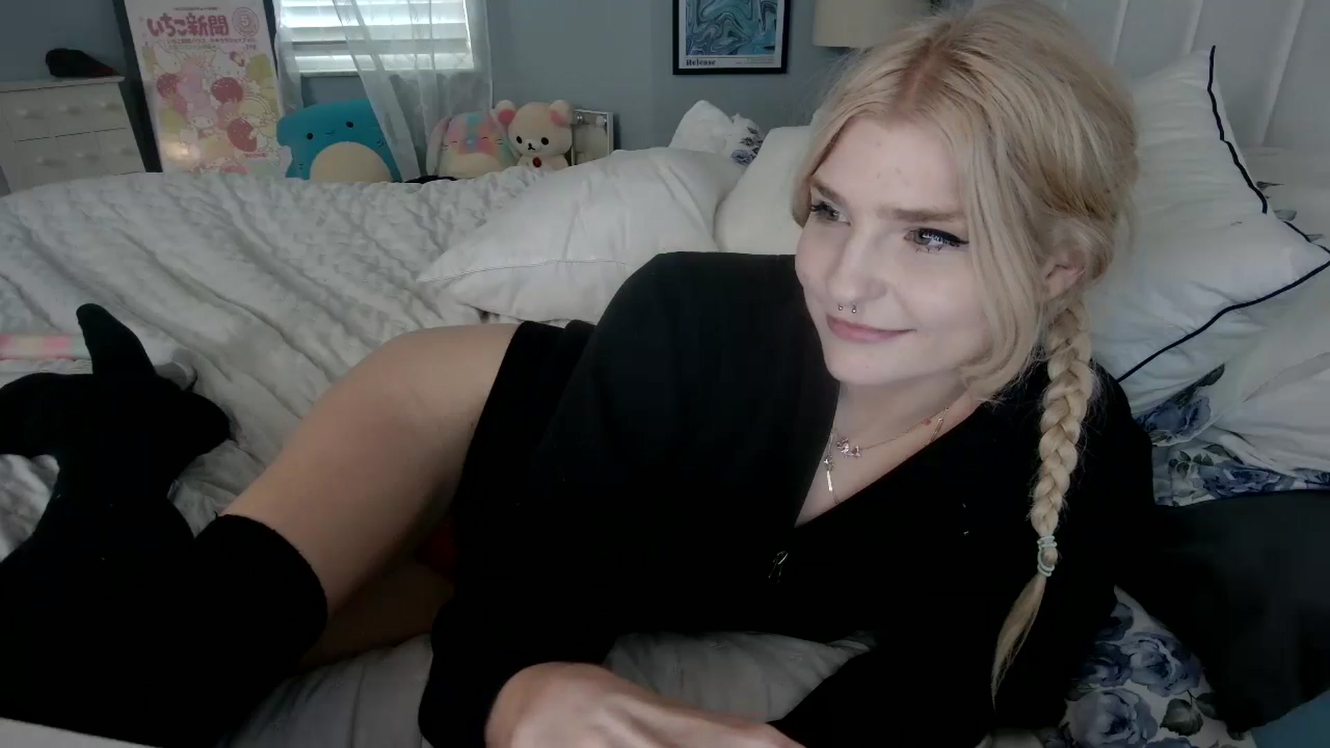 Gallery image thumbnail from DuckChan0's myfreecams stream on, 01/18/2024, 19:26 image 6 of 20