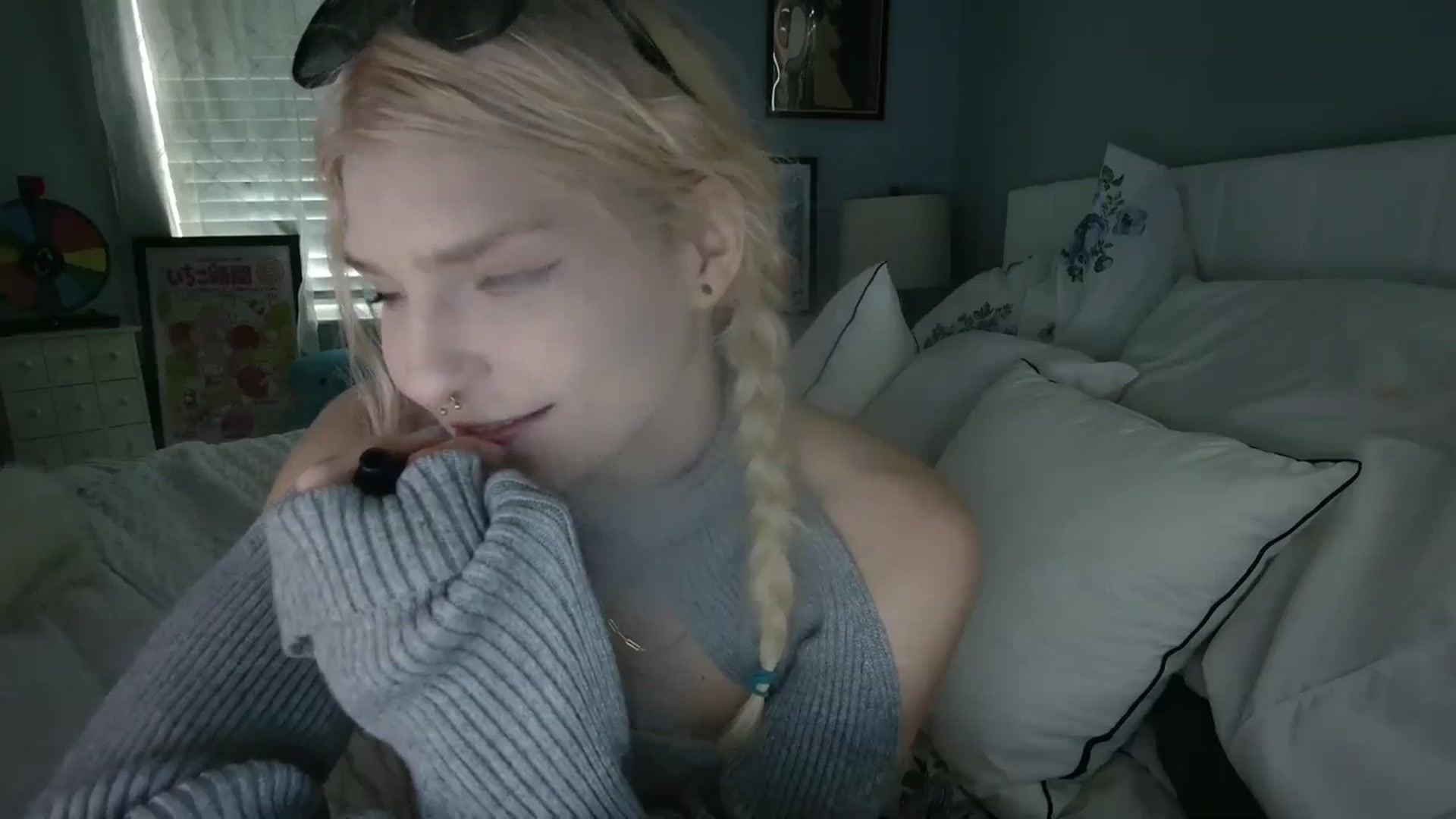 Gallery image thumbnail from DuckChan0's myfreecams stream on, 01/19/2024, 18:23 image 6 of 20