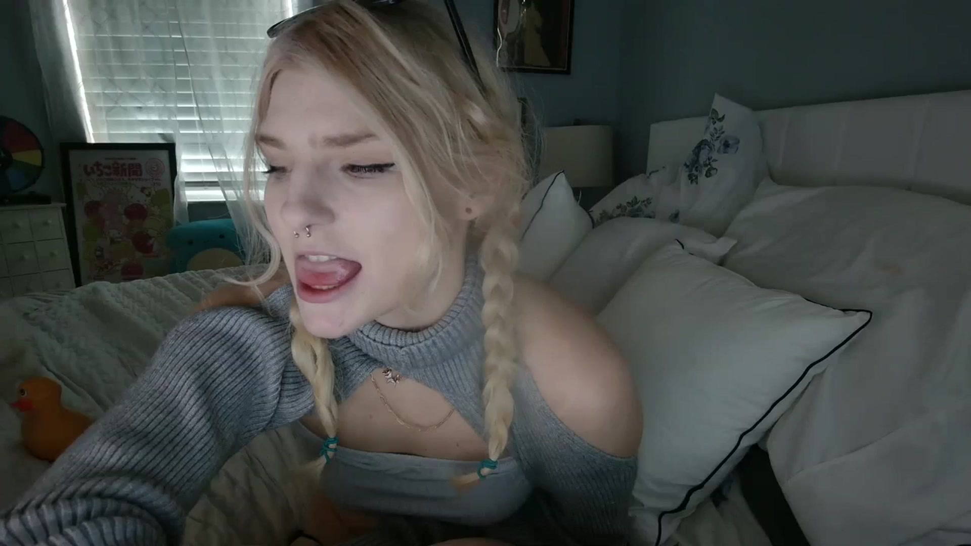 Gallery image thumbnail from DuckChan0's myfreecams stream on, 01/19/2024, 18:23 image 19 of 20