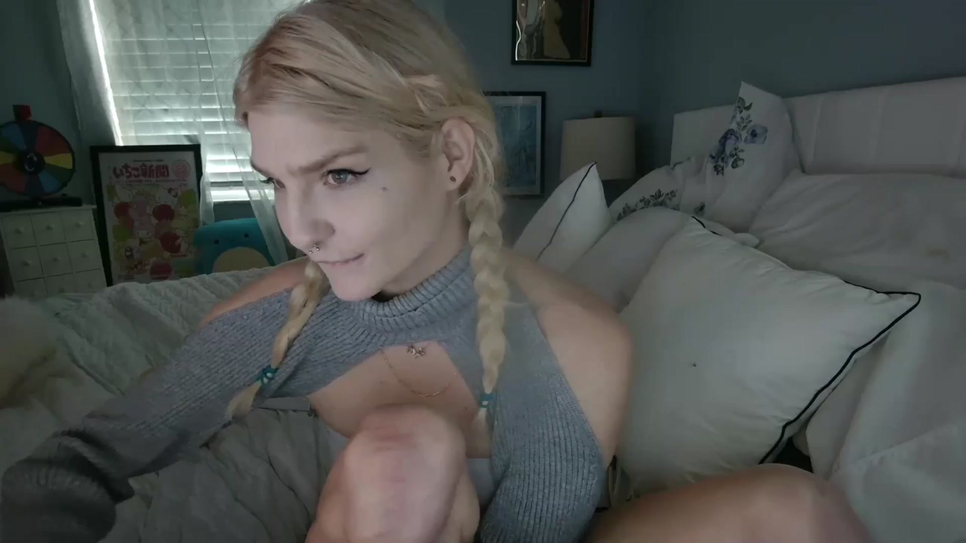 Gallery image thumbnail from DuckChan0's myfreecams stream on, 01/19/2024, 18:23 image 3 of 20
