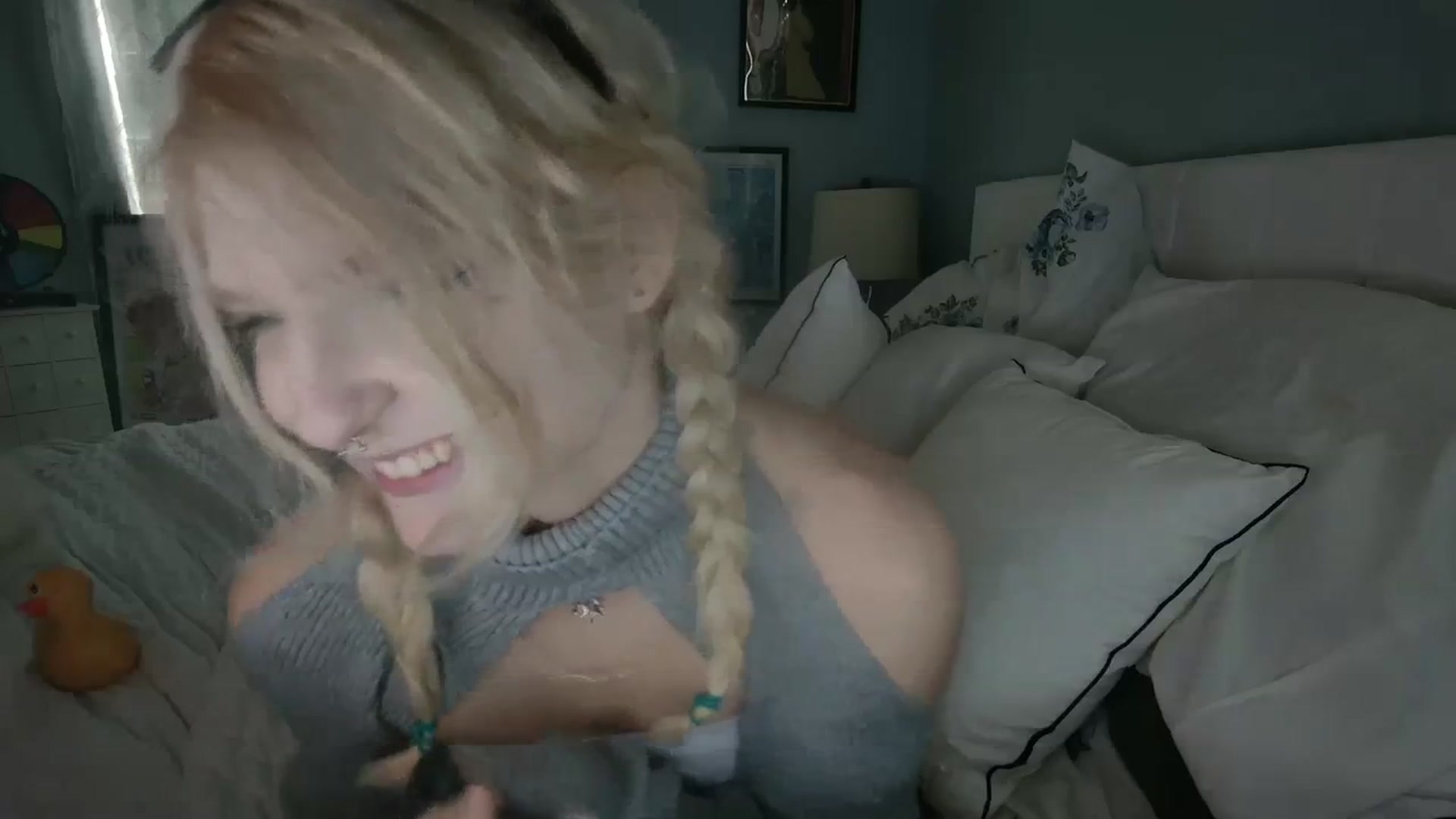 Gallery image thumbnail from DuckChan0's myfreecams stream on, 01/19/2024, 18:23 image 20 of 20