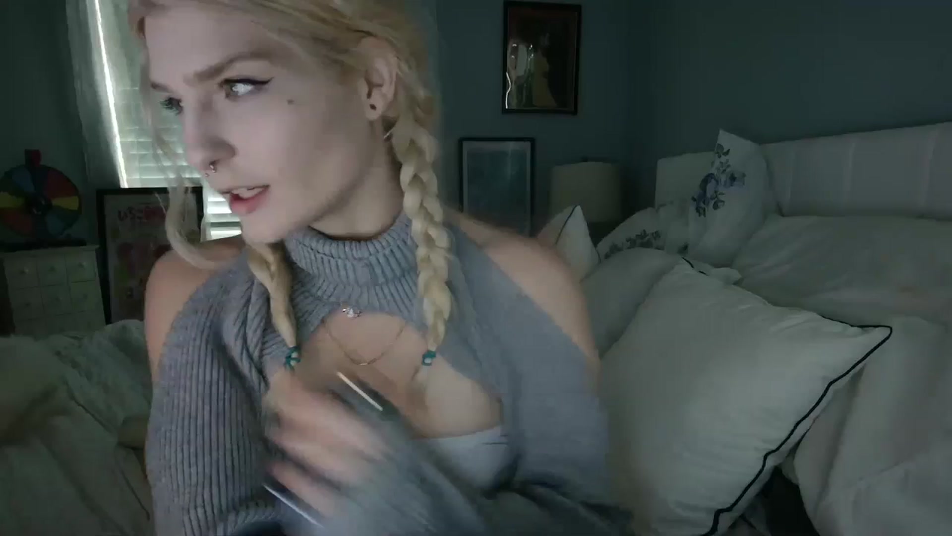 Gallery image thumbnail from DuckChan0's myfreecams stream on, 01/19/2024, 18:23 image 5 of 20