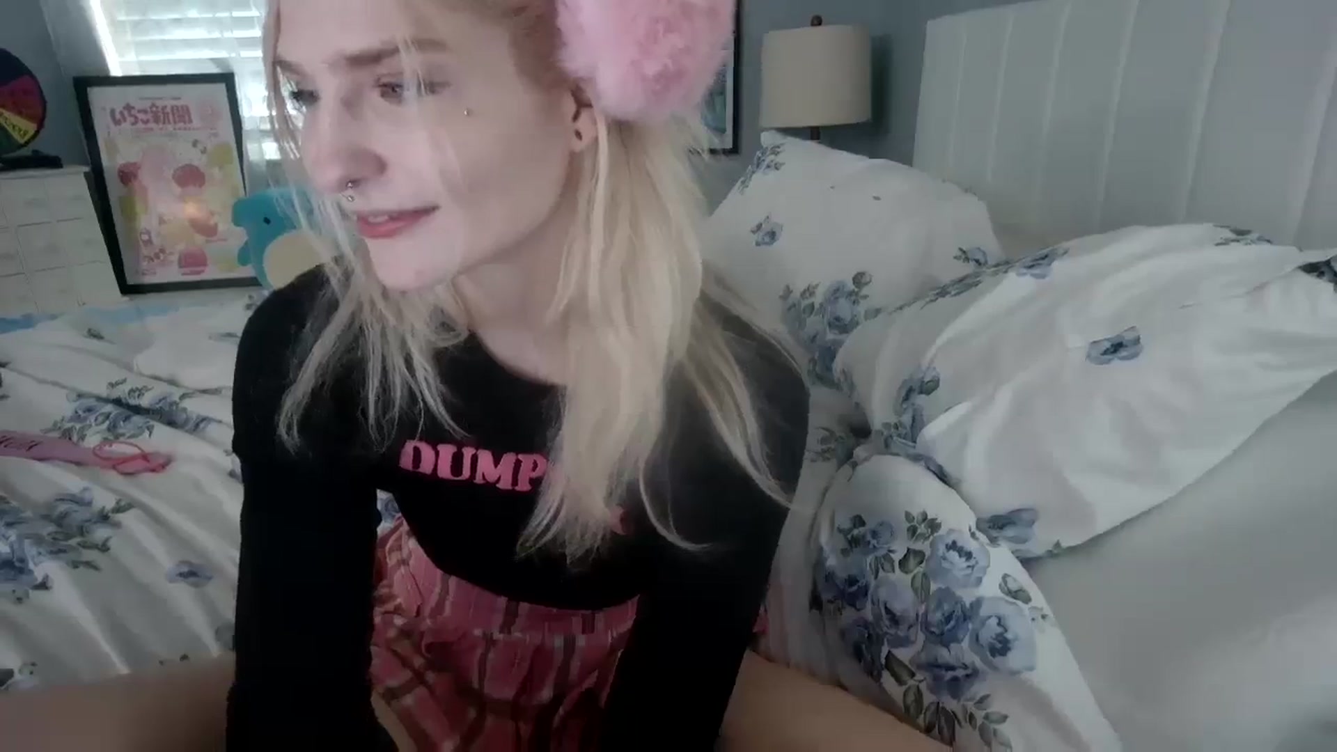 Gallery image thumbnail from DuckChan0's myfreecams stream on, 01/23/2024, 17:36 image 19 of 20