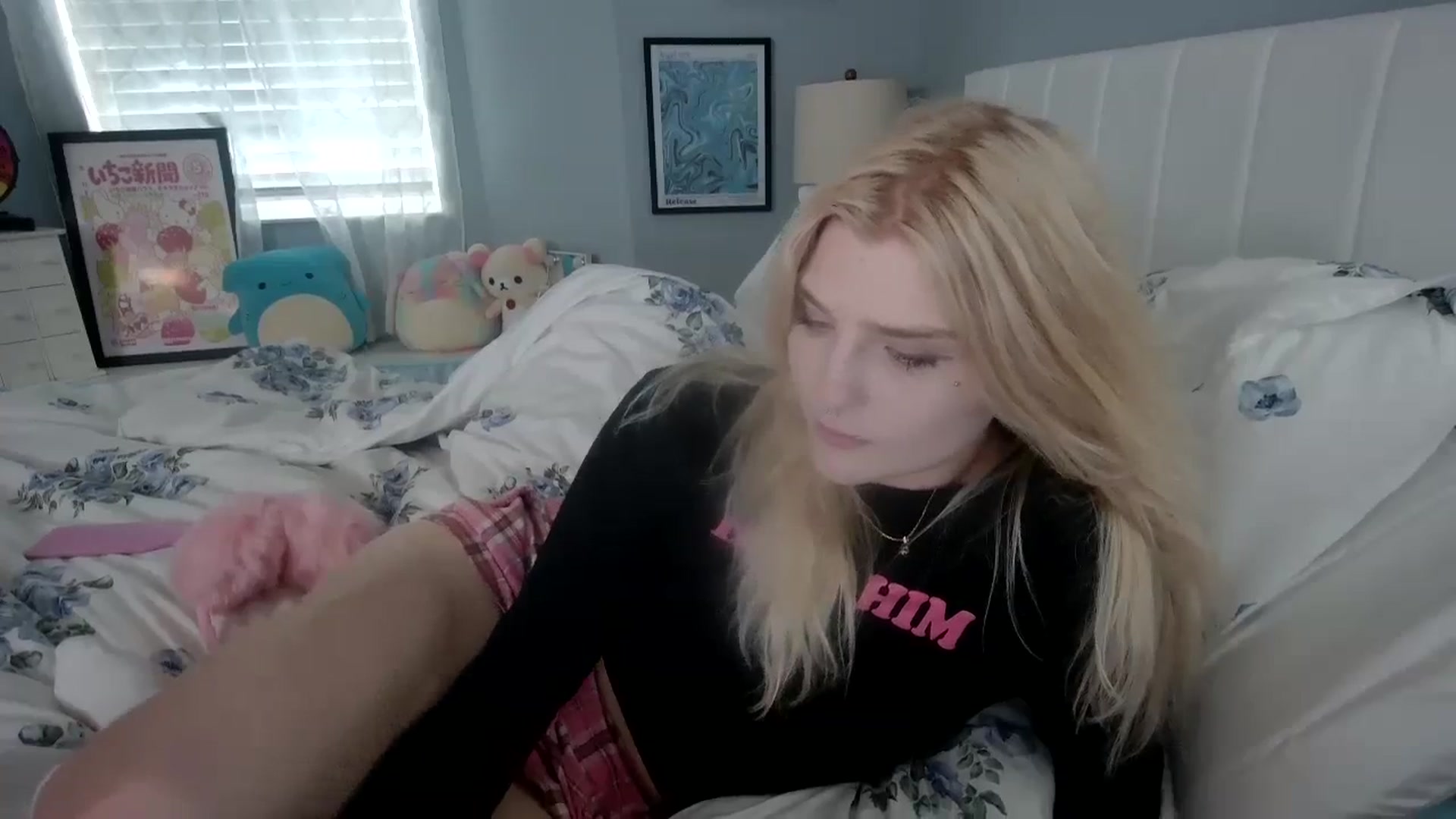 Gallery image thumbnail from DuckChan0's myfreecams stream on, 01/23/2024, 17:36 image 3 of 20