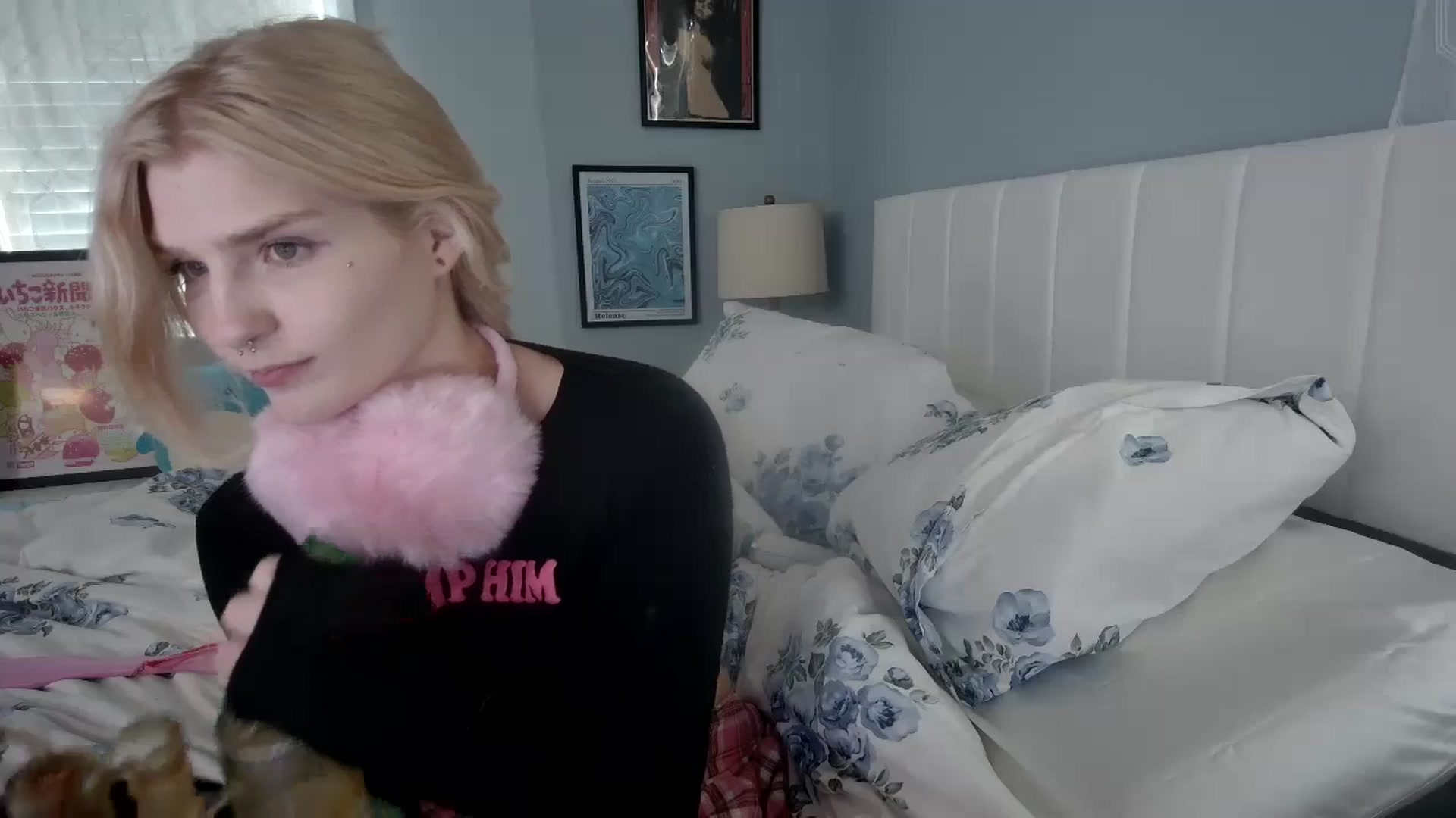 Gallery image thumbnail from DuckChan0's myfreecams stream on, 01/23/2024, 17:36 image 7 of 20