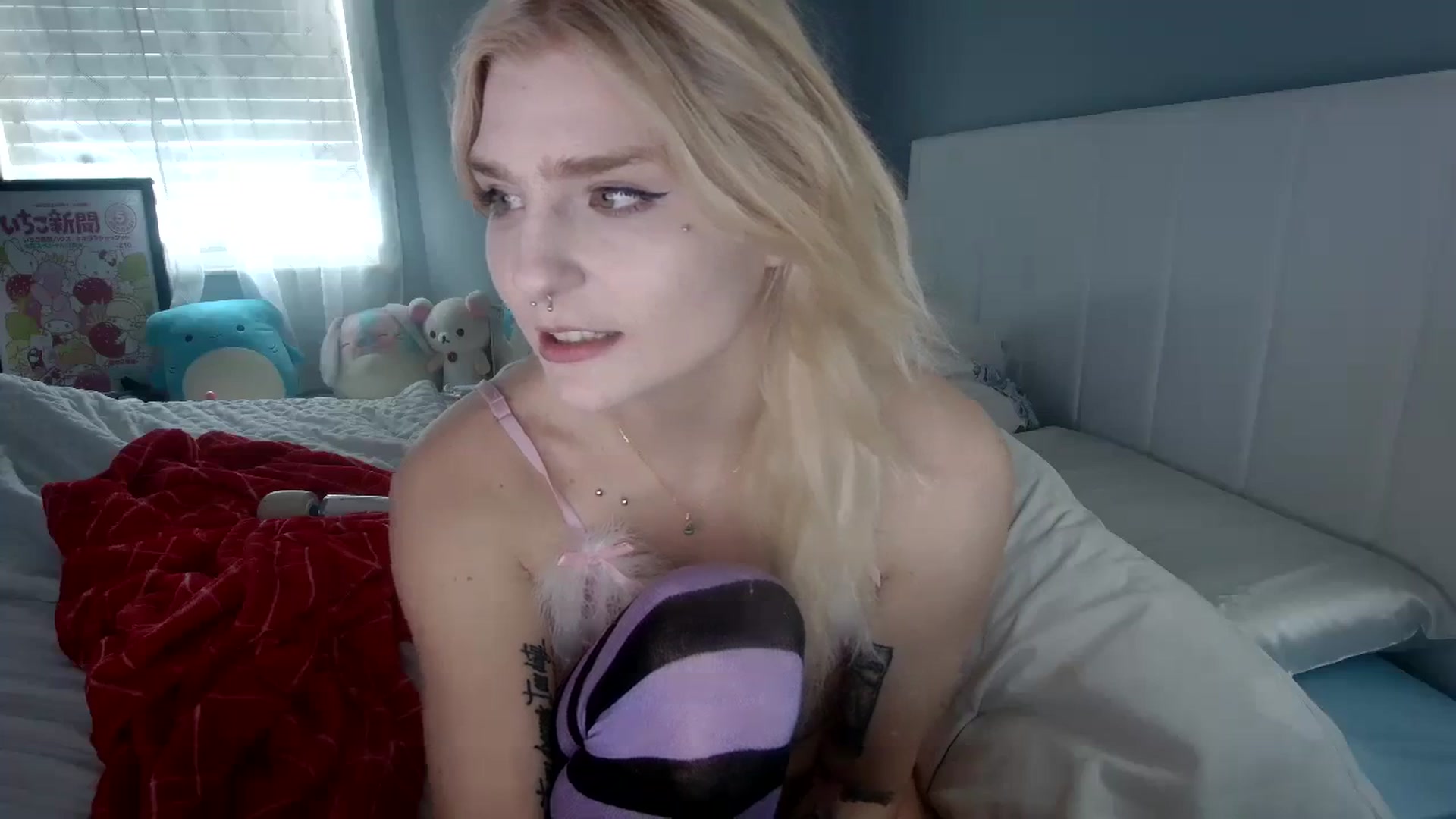 Gallery image thumbnail from DuckChan0's myfreecams stream on, 01/25/2024, 16:38 image 15 of 20