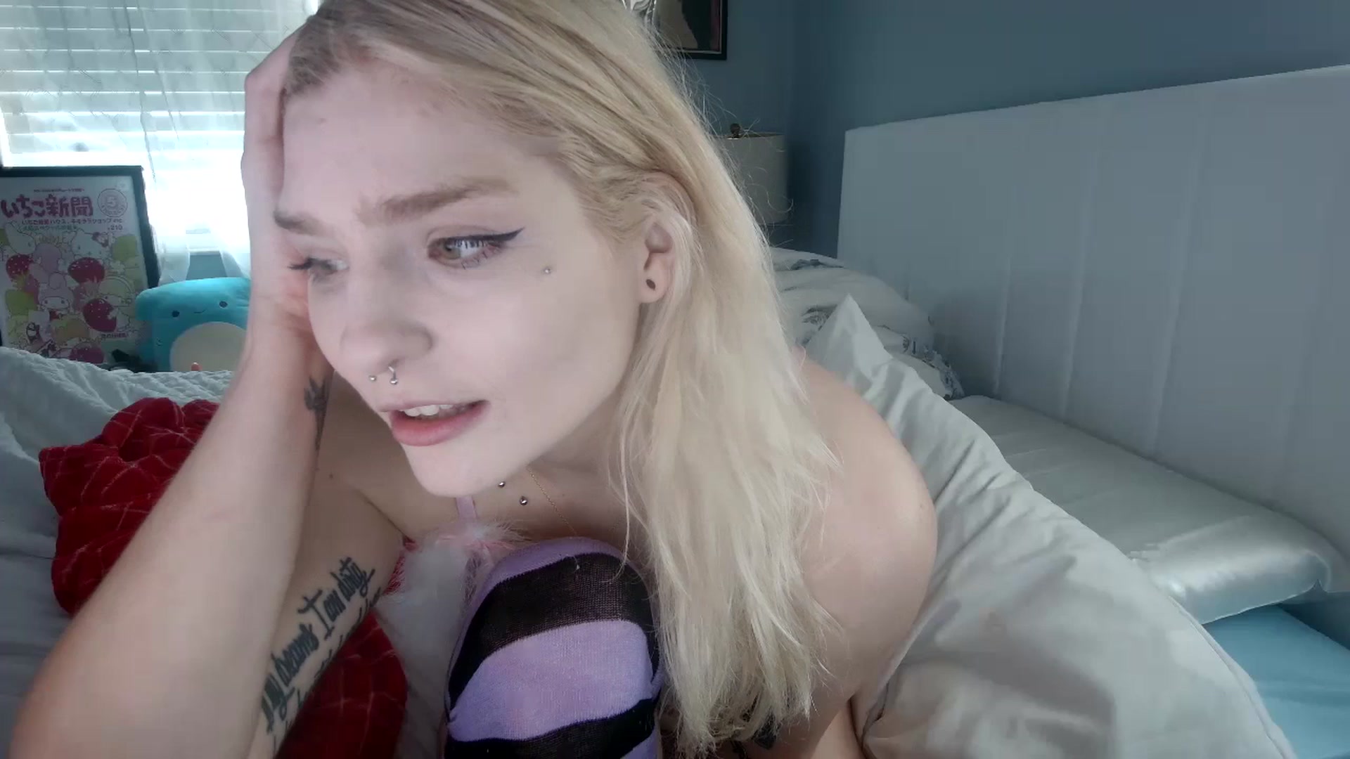 Gallery image thumbnail from DuckChan0's myfreecams stream on, 01/25/2024, 16:38 image 13 of 20