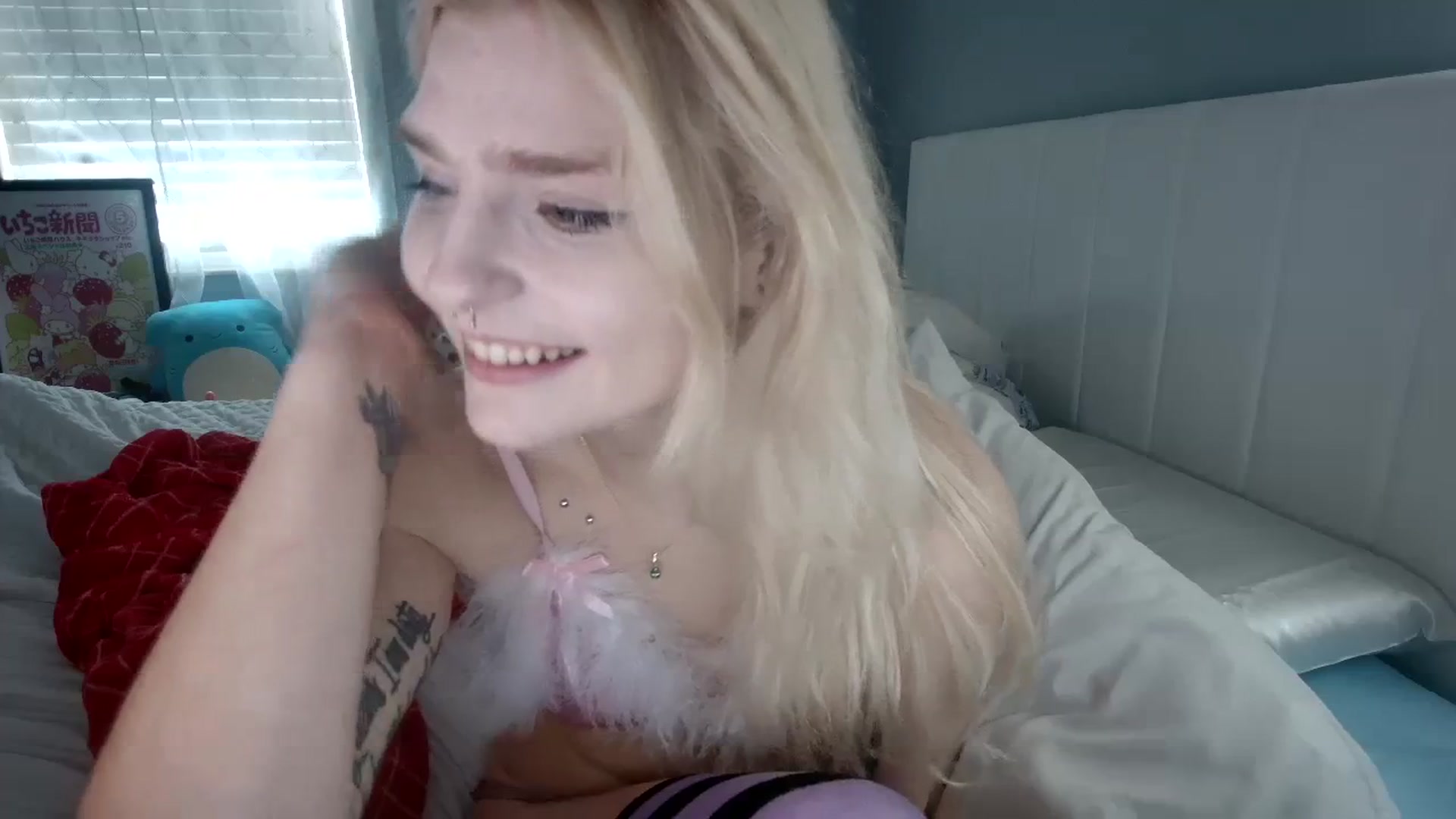 Gallery image thumbnail from DuckChan0's myfreecams stream on, 01/25/2024, 16:38 image 19 of 20