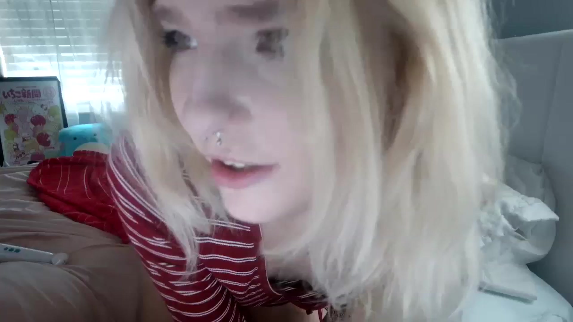 Gallery image thumbnail from DuckChan0's myfreecams stream on, 01/26/2024, 16:18 image 1 of 20