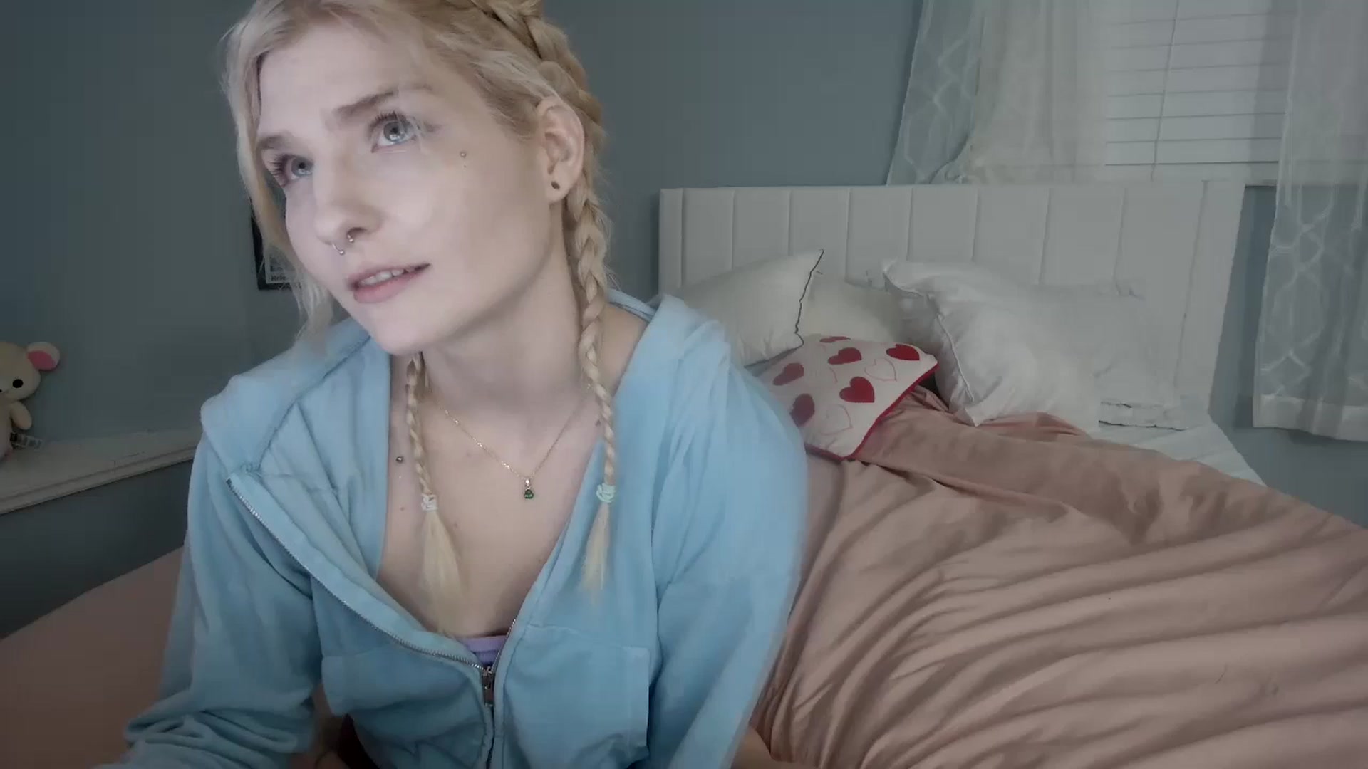 Gallery image thumbnail from DuckChan0's myfreecams stream on, 01/27/2024, 23:59 image 2 of 20