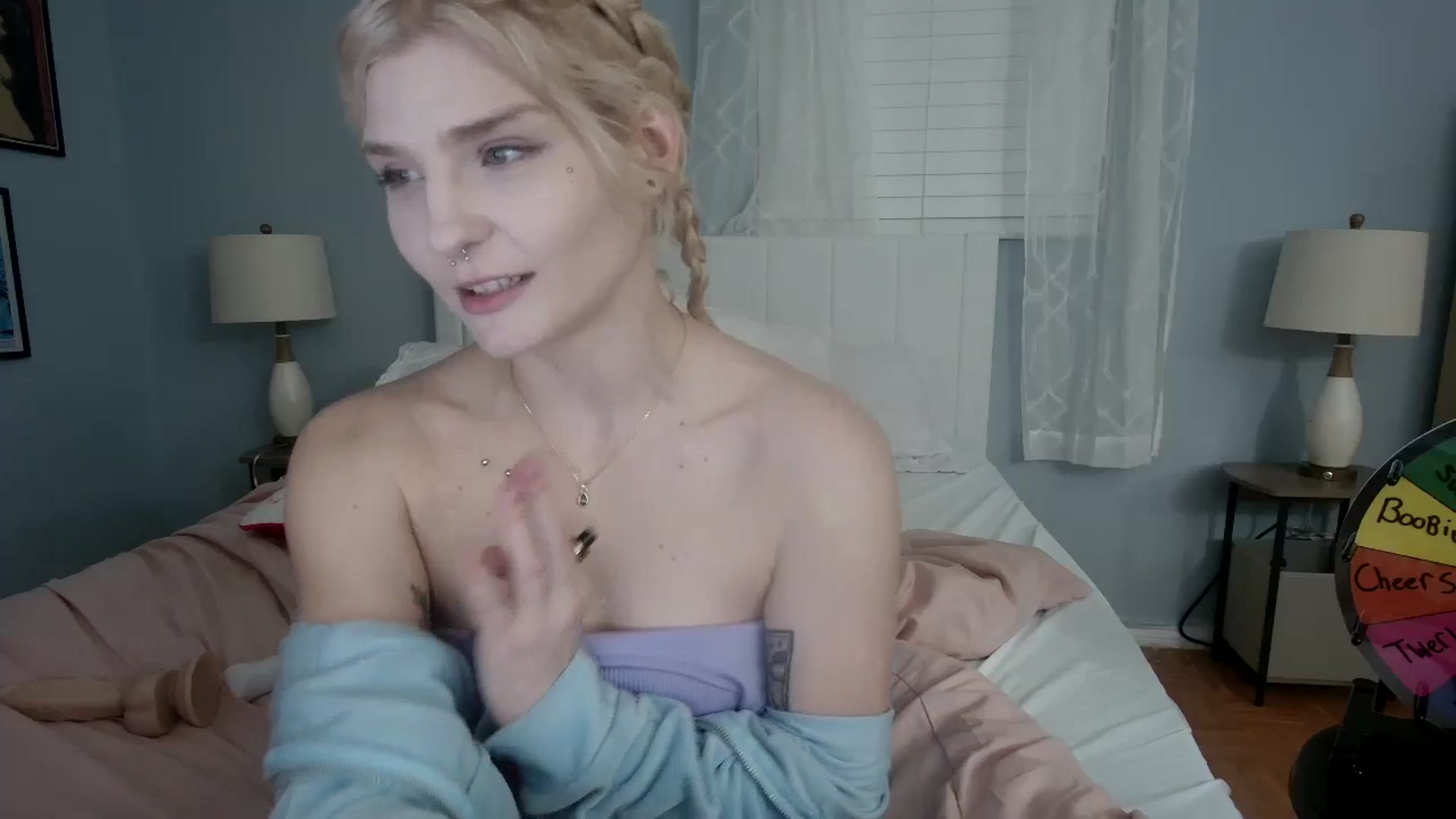 Gallery image thumbnail from DuckChan0's myfreecams stream on, 01/27/2024, 23:59 image 16 of 20
