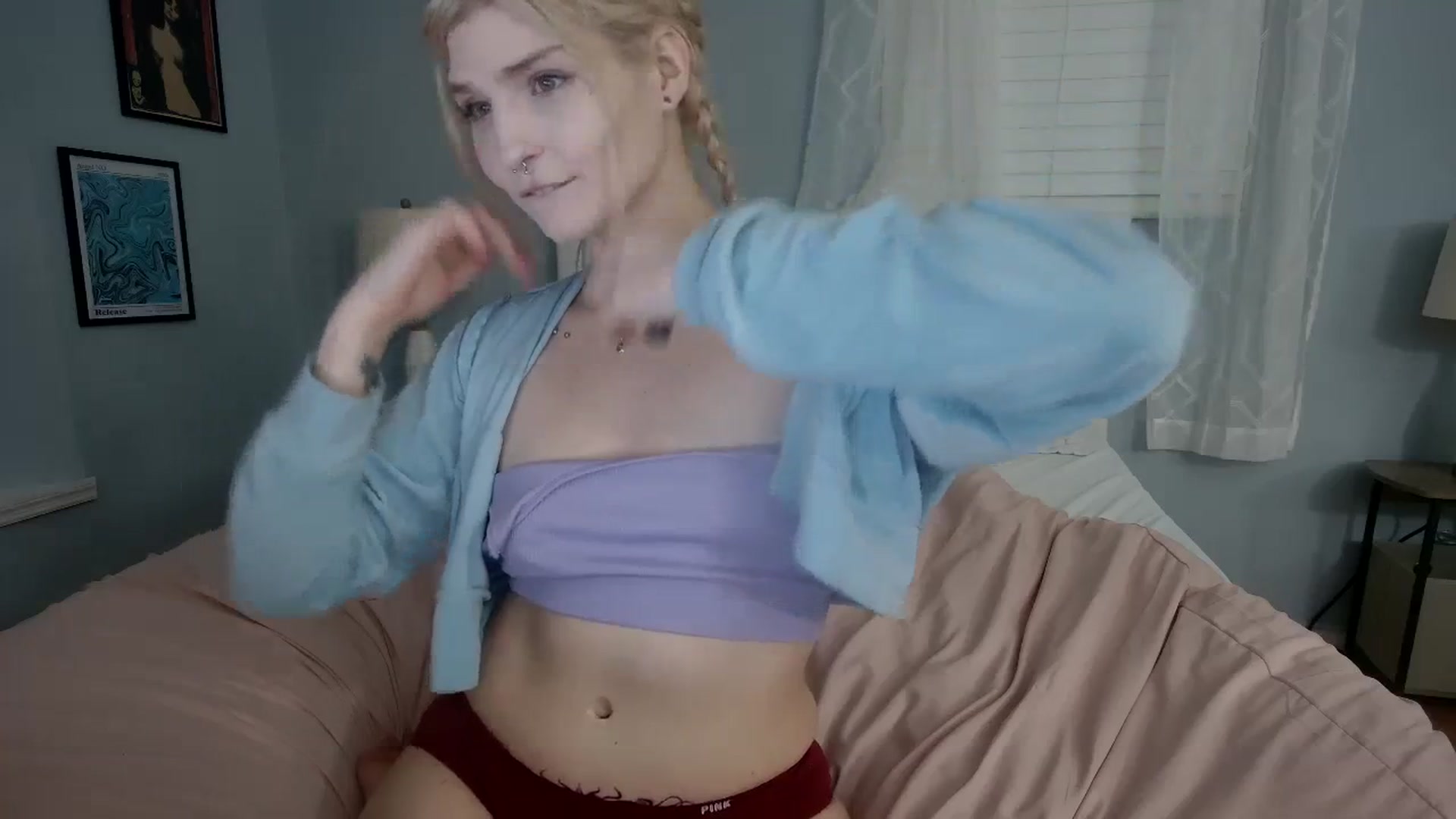 Gallery image thumbnail from DuckChan0's myfreecams stream on, 01/27/2024, 23:59 image 6 of 20