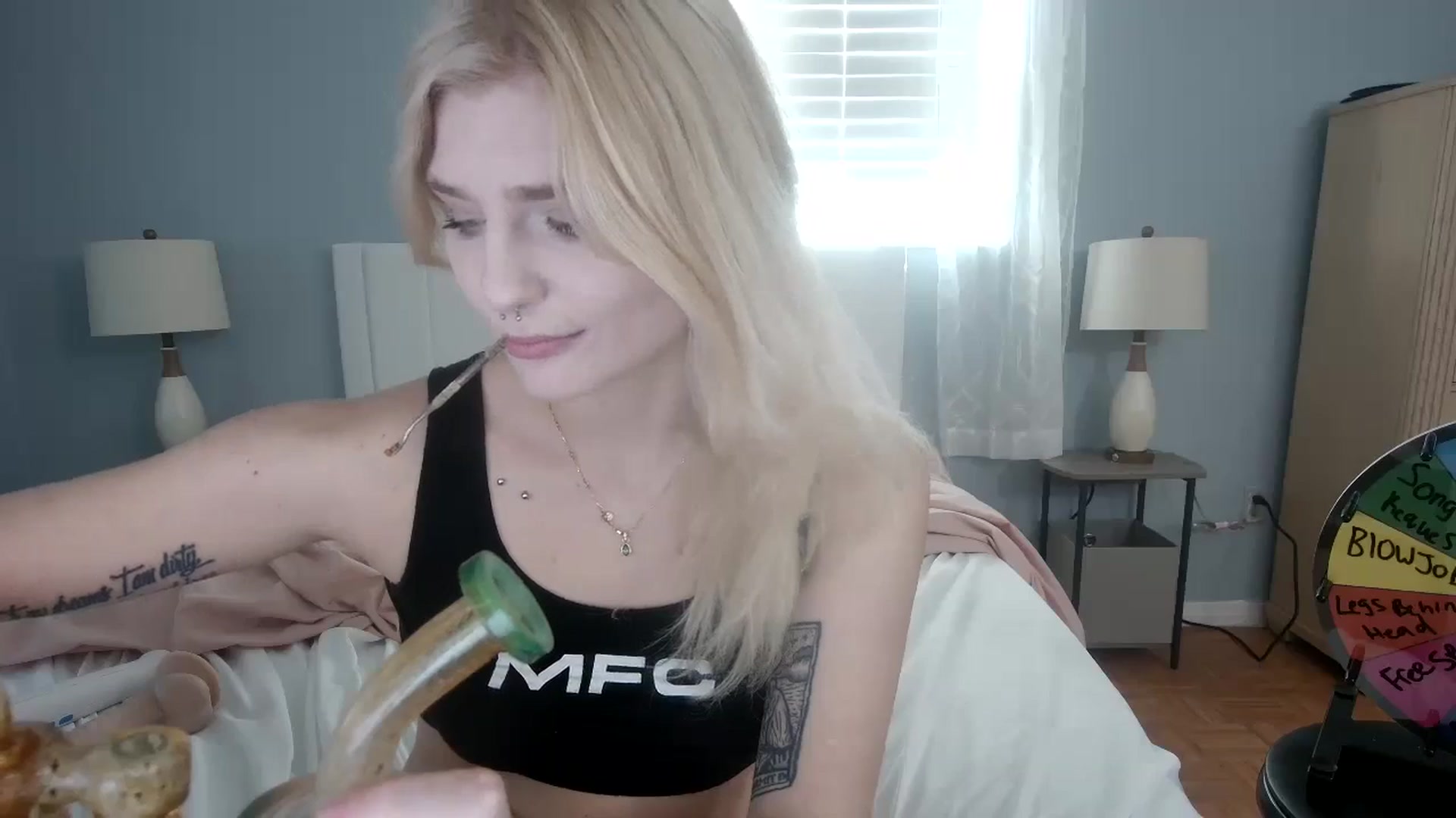 Gallery image thumbnail from DuckChan0's myfreecams stream on, 01/29/2024, 16:55 image 17 of 20