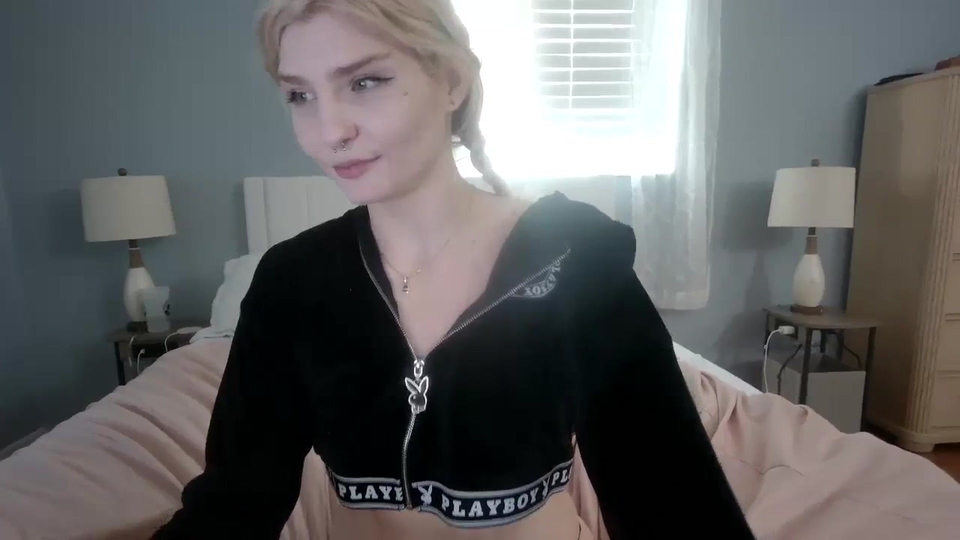 Gallery image thumbnail from DuckChan0's myfreecams stream on, 01/30/2024, 17:54 image 2 of 20