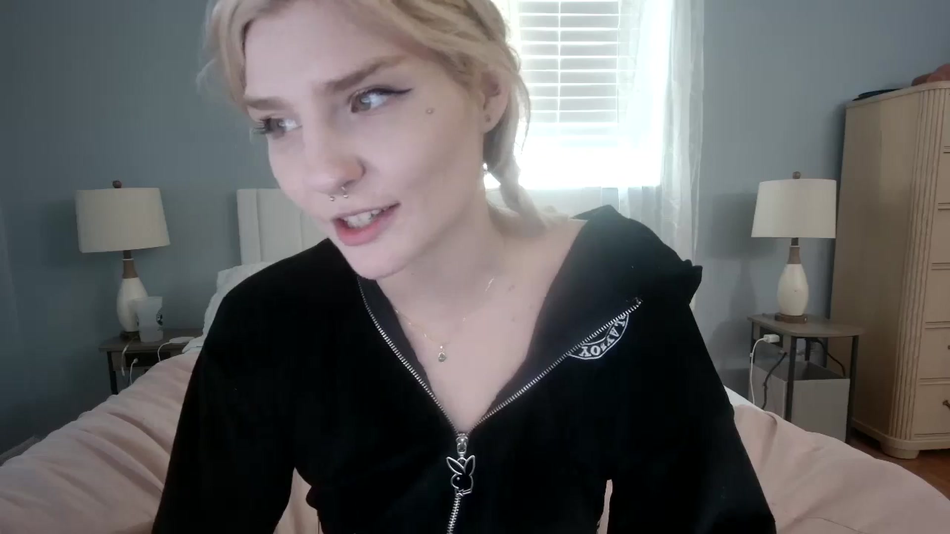 Gallery image thumbnail from DuckChan0's myfreecams stream on, 01/30/2024, 17:54 image 3 of 20