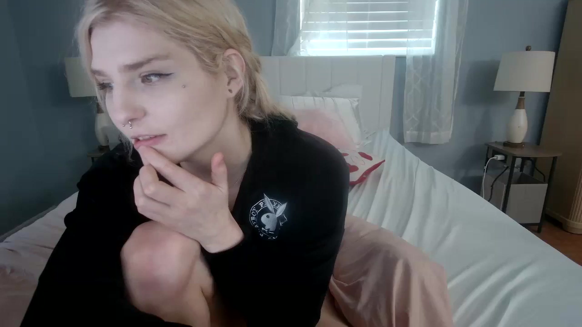 Gallery image thumbnail from DuckChan0's myfreecams stream on, 01/30/2024, 18:43 image 17 of 20