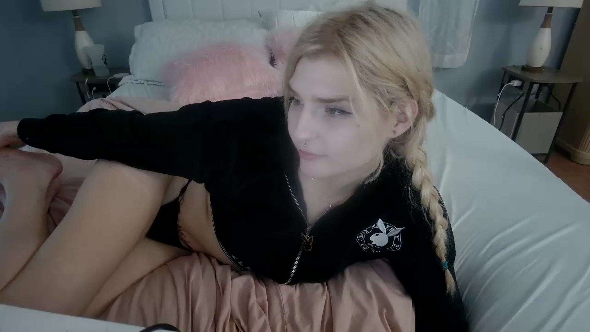 Gallery image thumbnail from DuckChan0's myfreecams stream on, 01/30/2024, 18:43 image 15 of 20