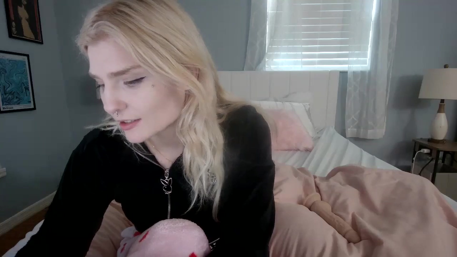 Gallery image thumbnail from DuckChan0's myfreecams stream on, 01/30/2024, 20:54 image 5 of 20