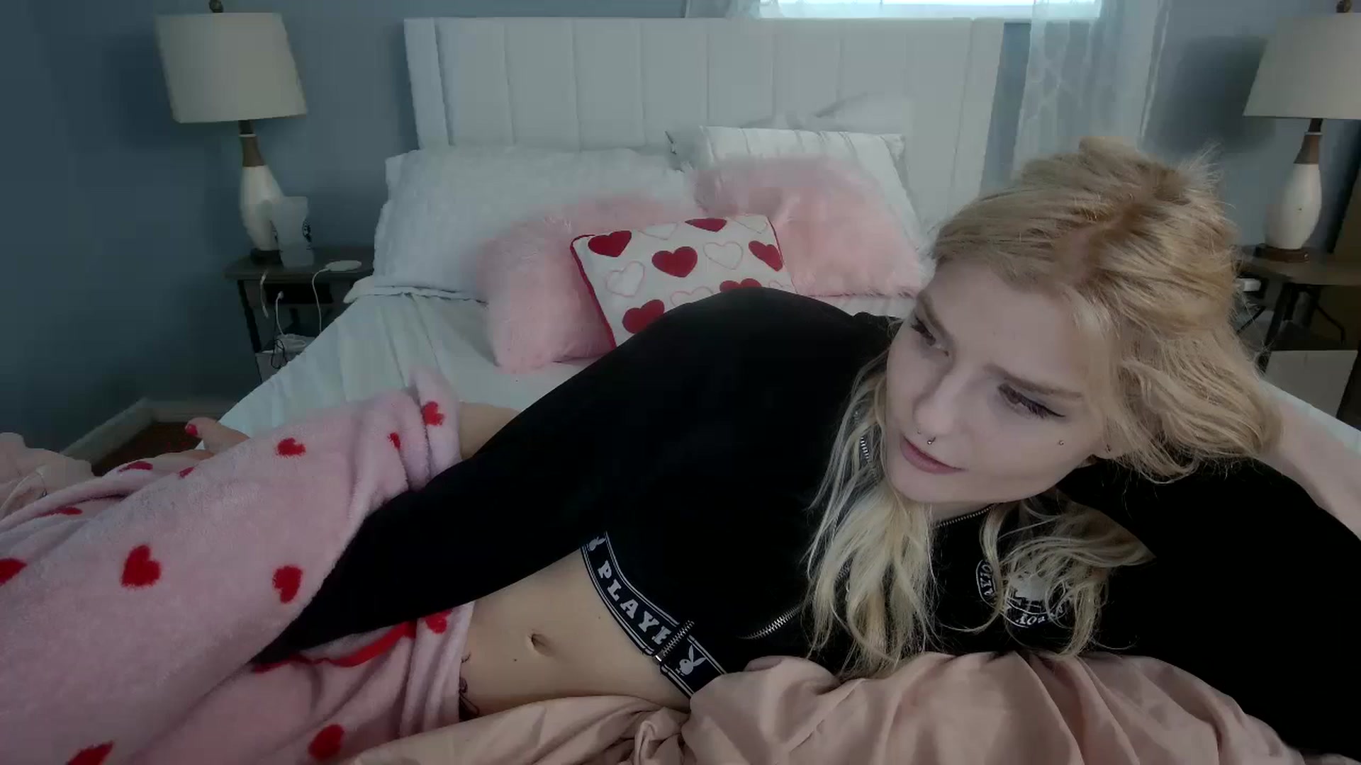 Gallery image thumbnail from DuckChan0's myfreecams stream on, 01/30/2024, 20:54 image 18 of 20
