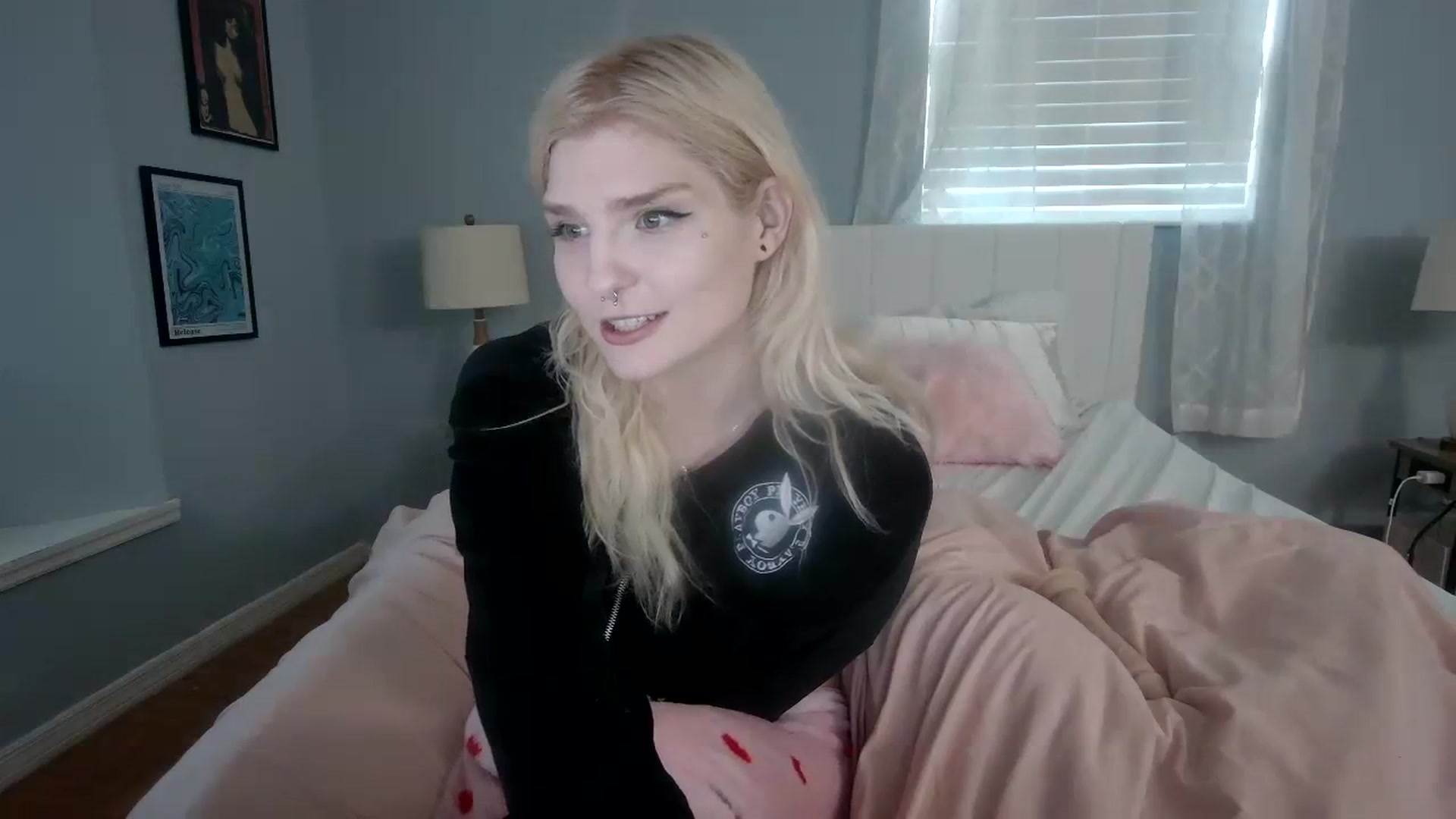 Gallery image thumbnail from DuckChan0's myfreecams stream on, 01/30/2024, 20:54 image 7 of 20
