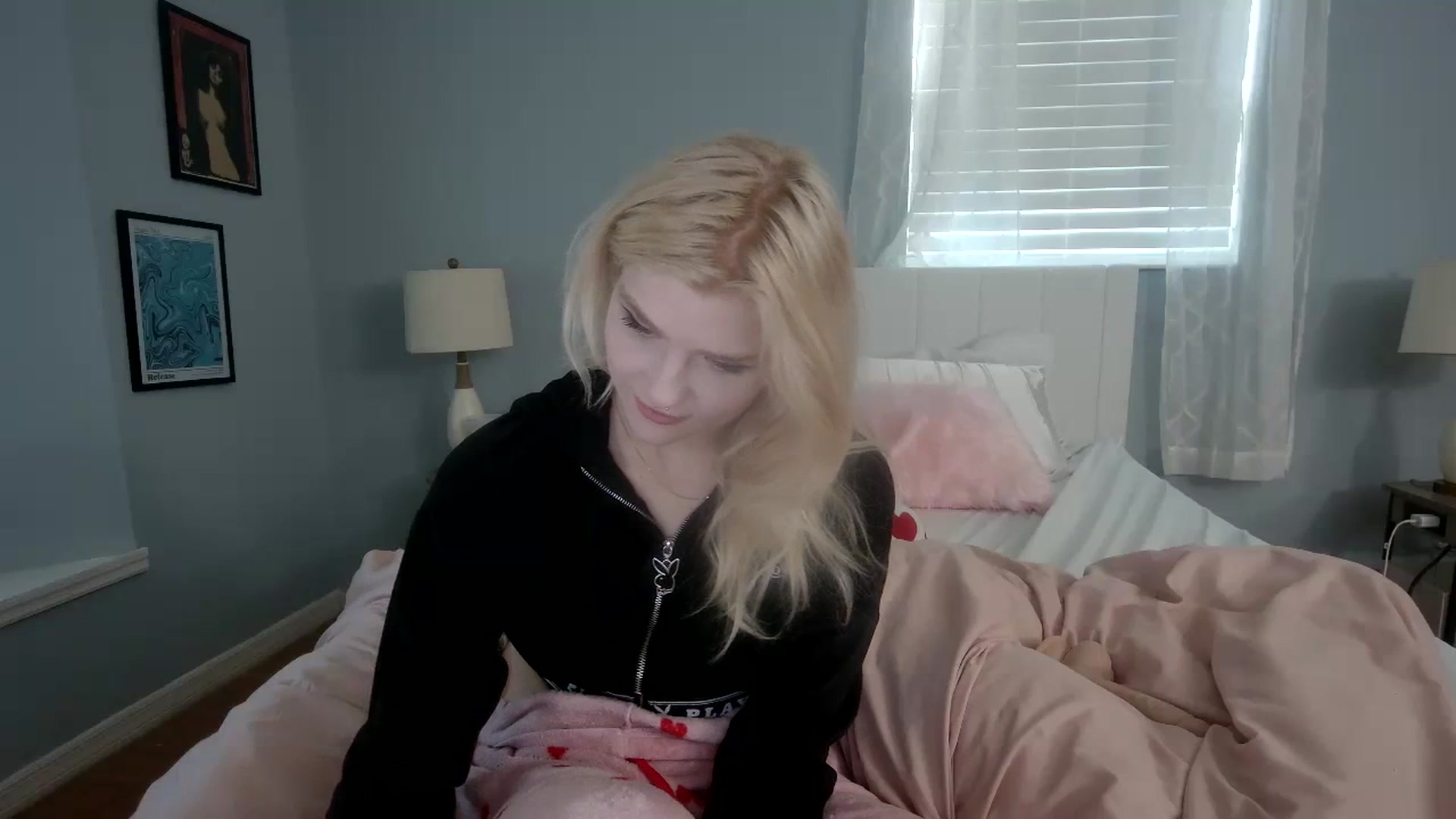 Gallery image thumbnail from DuckChan0's myfreecams stream on, 01/30/2024, 20:54 image 2 of 20