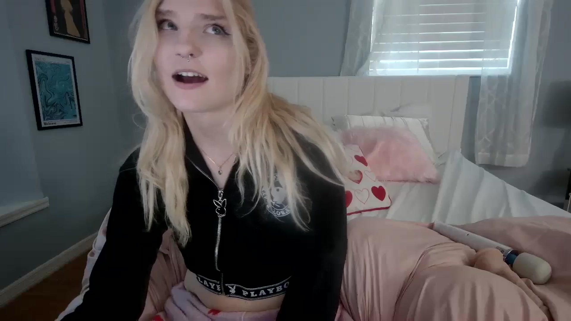 Gallery image thumbnail from DuckChan0's myfreecams stream on, 01/30/2024, 20:54 image 16 of 20