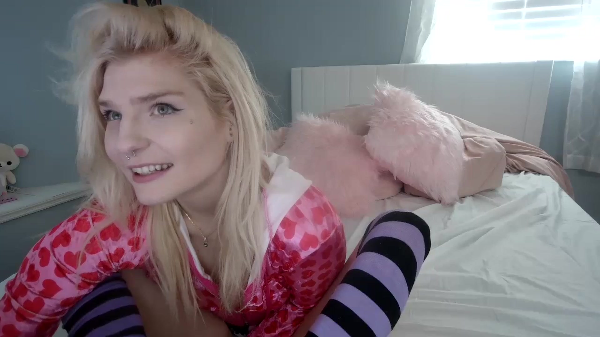 Gallery image thumbnail from DuckChan0's myfreecams stream on, 01/31/2024, 15:41 image 10 of 20