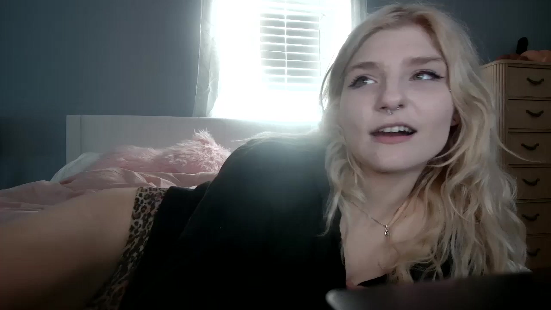Gallery image thumbnail from DuckChan0's myfreecams stream on, 02/01/2024, 16:26 image 1 of 20