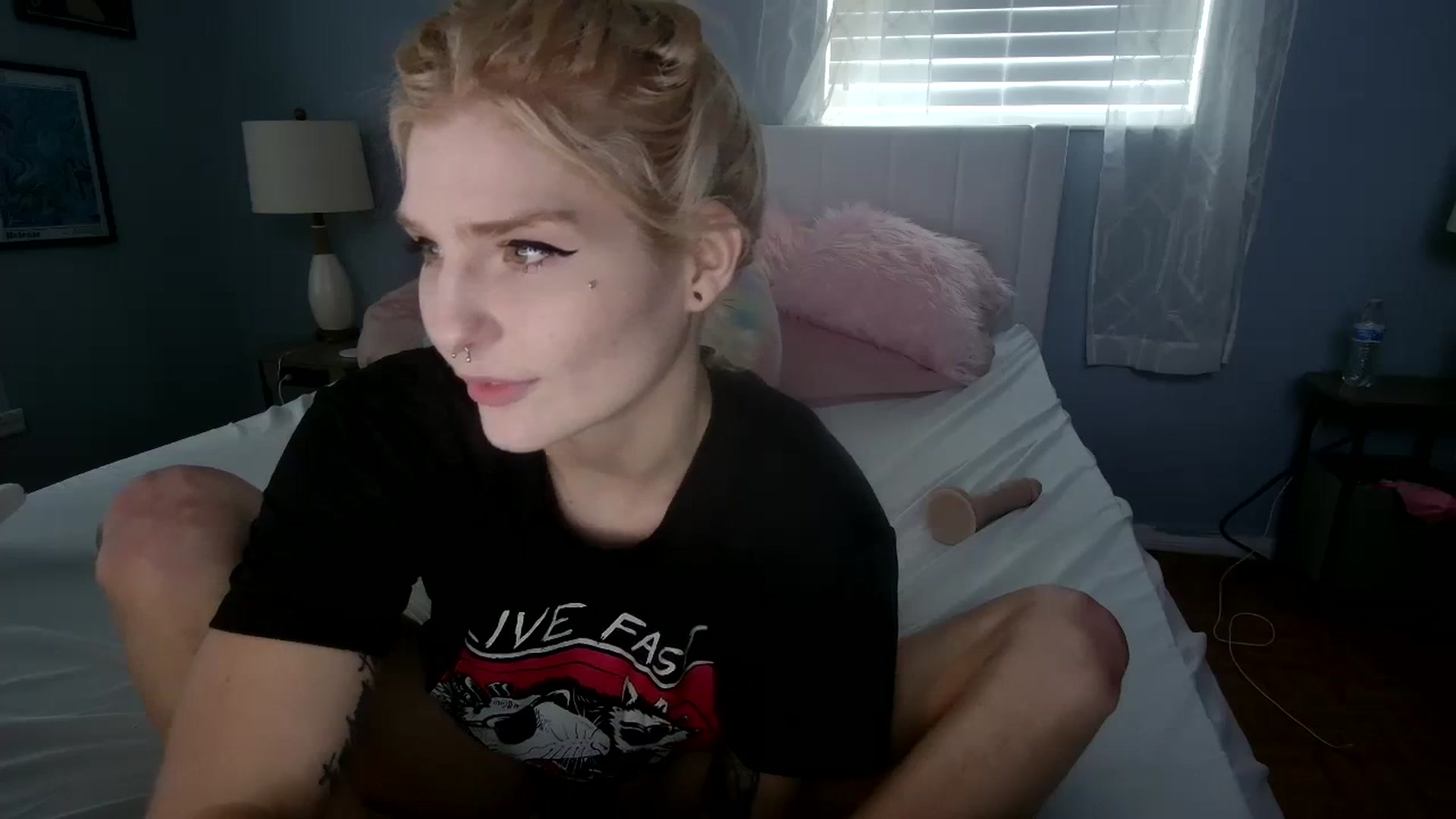 Gallery image thumbnail from DuckChan0's myfreecams stream on, 02/02/2024, 18:24 image 11 of 20